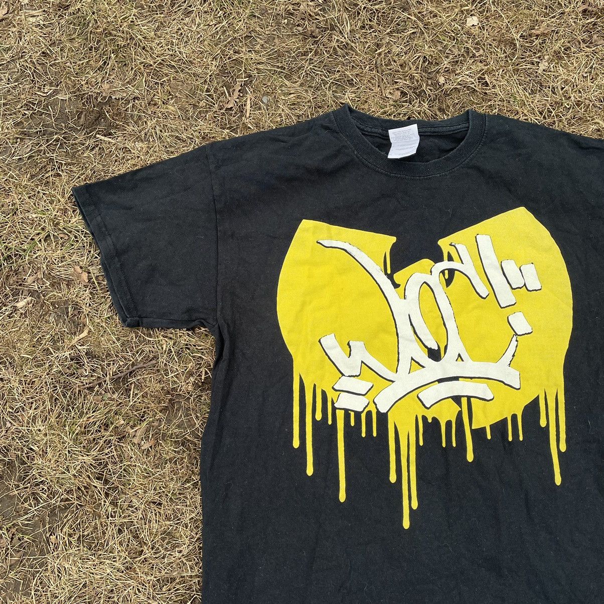 Vintage Vintage Y2K Graphic Tee Wu Tang Logo Yellow Black Japanese M Size US M / EU 48-50 / 2 - 3 Thumbnail