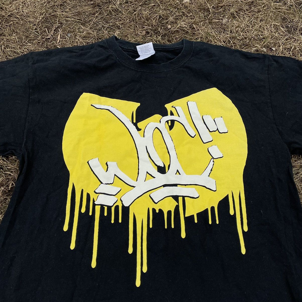 Vintage Vintage Y2K Graphic Tee Wu Tang Logo Yellow Black Japanese M Size US M / EU 48-50 / 2 - 4 Thumbnail