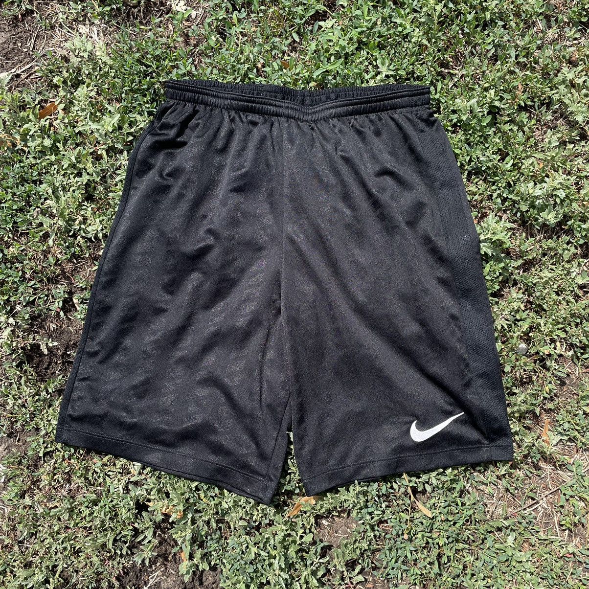 Vintage Vintage 90s Nike Swoosh Shorts Streetwear Skate Slim Logo 32 Size US 32 / EU 48 - 1 Thumbnail