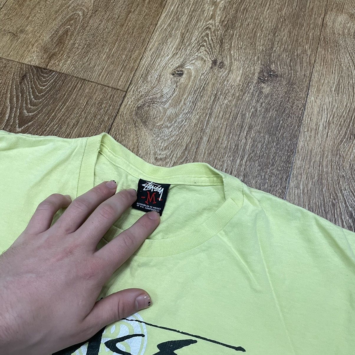 Vintage Vintage Y2K Stussy Sun Faded Graphic Tee Lime Green Swag M Size US M / EU 48-50 / 2 - 7 Thumbnail