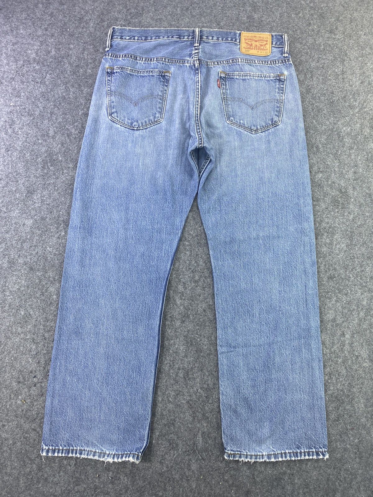 Levi's VINTAGE LEVI'S 569 BLUE WASH JEANS -J561 Size US 35 - 2 Thumbnail