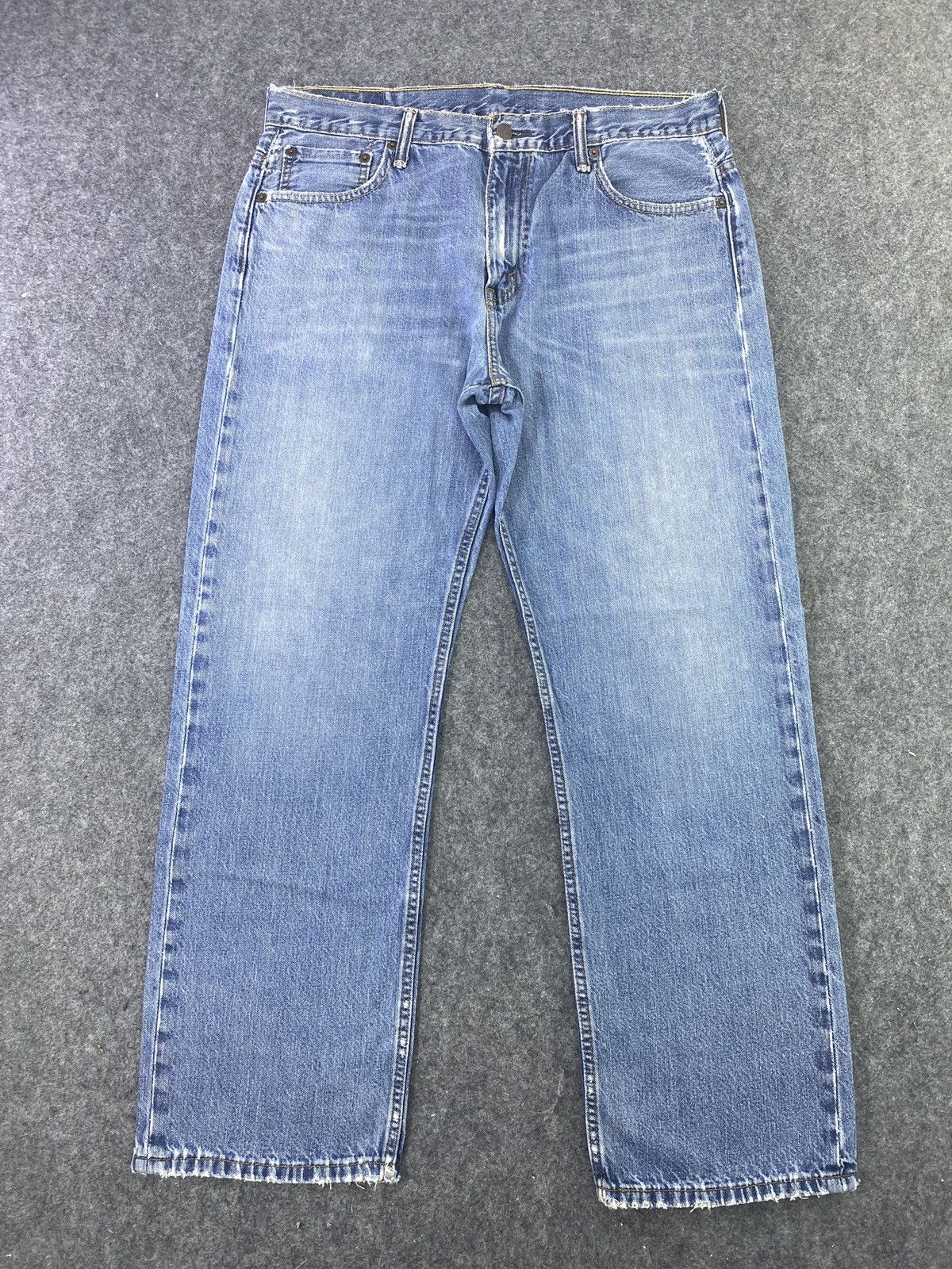 Levi's VINTAGE LEVI'S 569 BLUE WASH JEANS -J561 Size US 35 - 1 Thumbnail