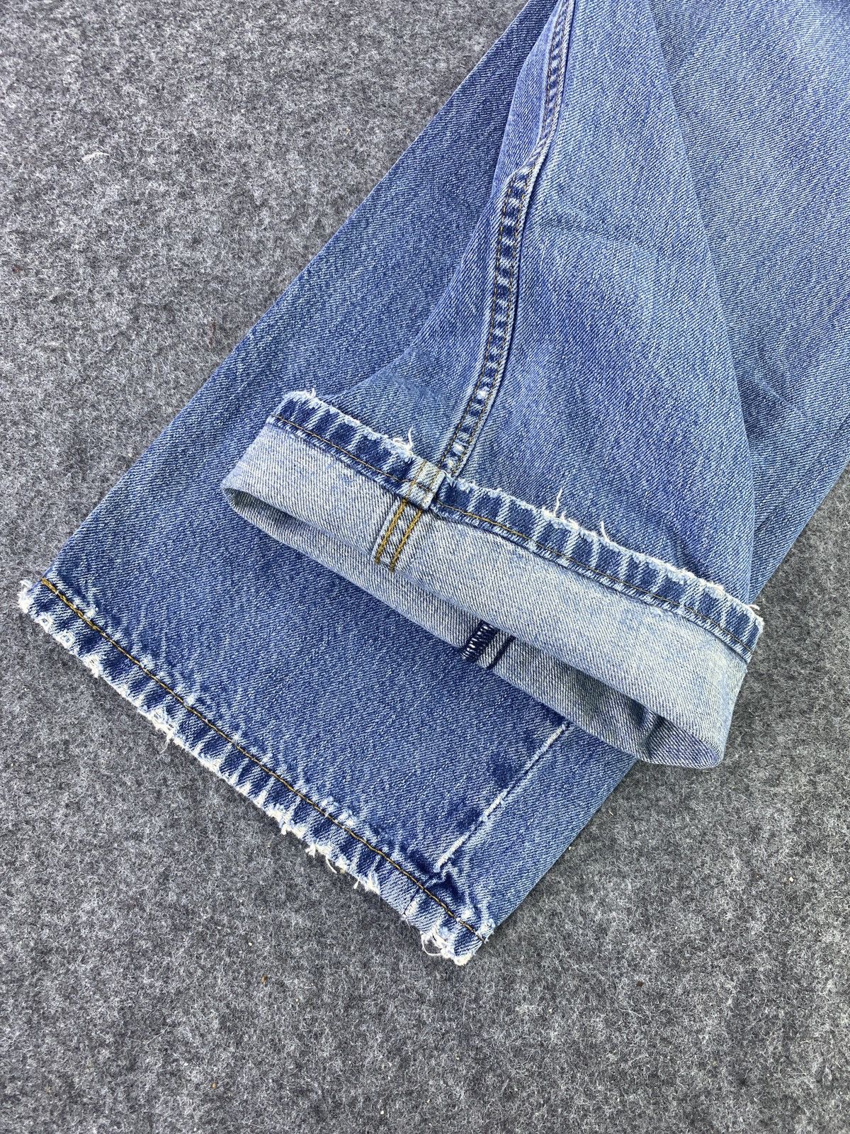 Levi's VINTAGE LEVI'S 569 BLUE WASH JEANS -J561 Size US 35 - 7 Thumbnail