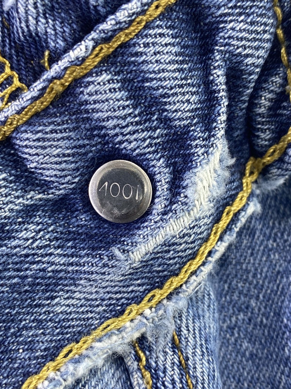 Levi's VINTAGE LEVI'S 569 BLUE WASH JEANS -J561 Size US 35 - 4 Thumbnail