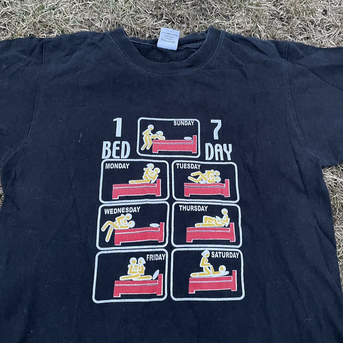 Vintage Vintage Y2K Graphic Tee Sun Faded Skate Streetwear Cropped L Size US L / EU 52-54 / 3 - 4 Thumbnail
