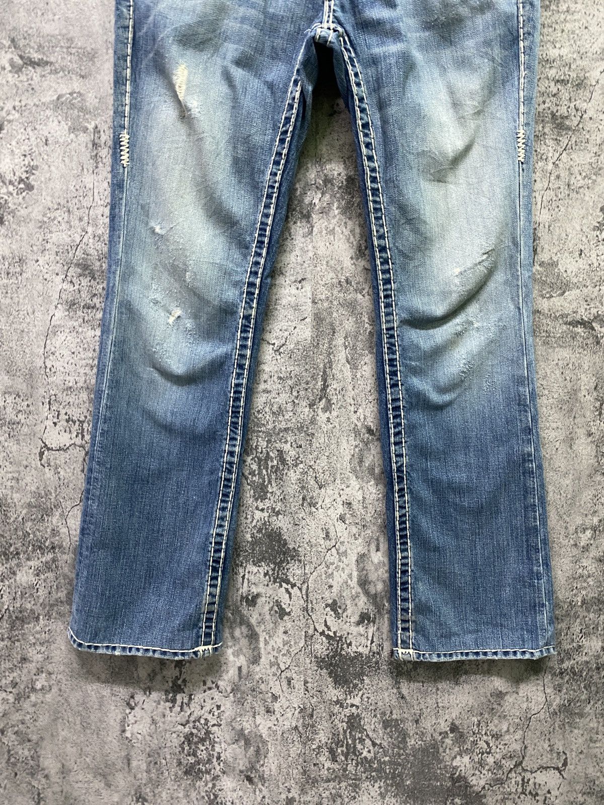 True Religion × Vintage TRUE RELIGION Light Wash Denim Flare Pants Size US 31 - 9 Thumbnail