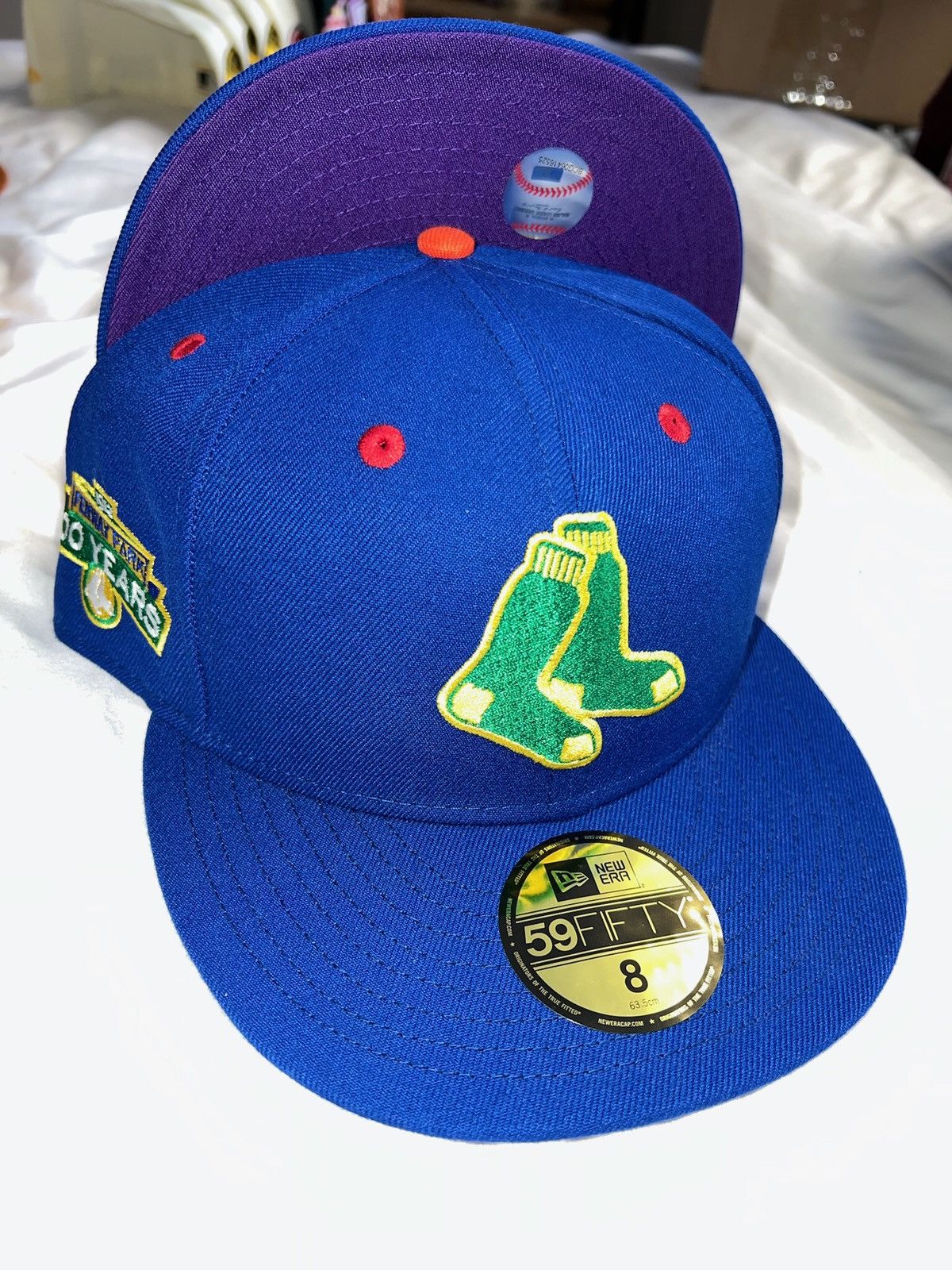 image of New Era Exclusive Boston Red Sox Fitted Roygbiv Blue Sox Purple Brim in Purple Blue Green, Men's