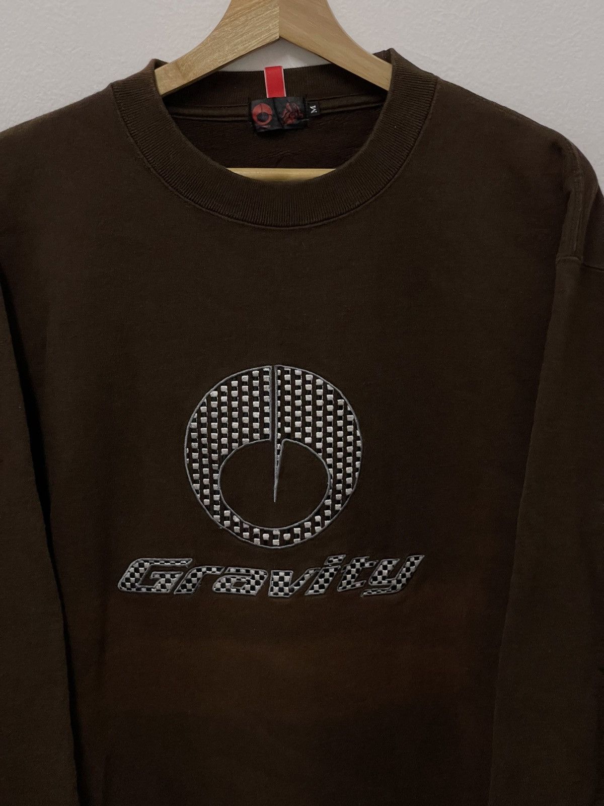 Japanese Brand × Vintage Vintage Gravity Embroidery Design Crewneck Sweatshirt Size US M / EU 48-50 / 2 - 2 Thumbnail