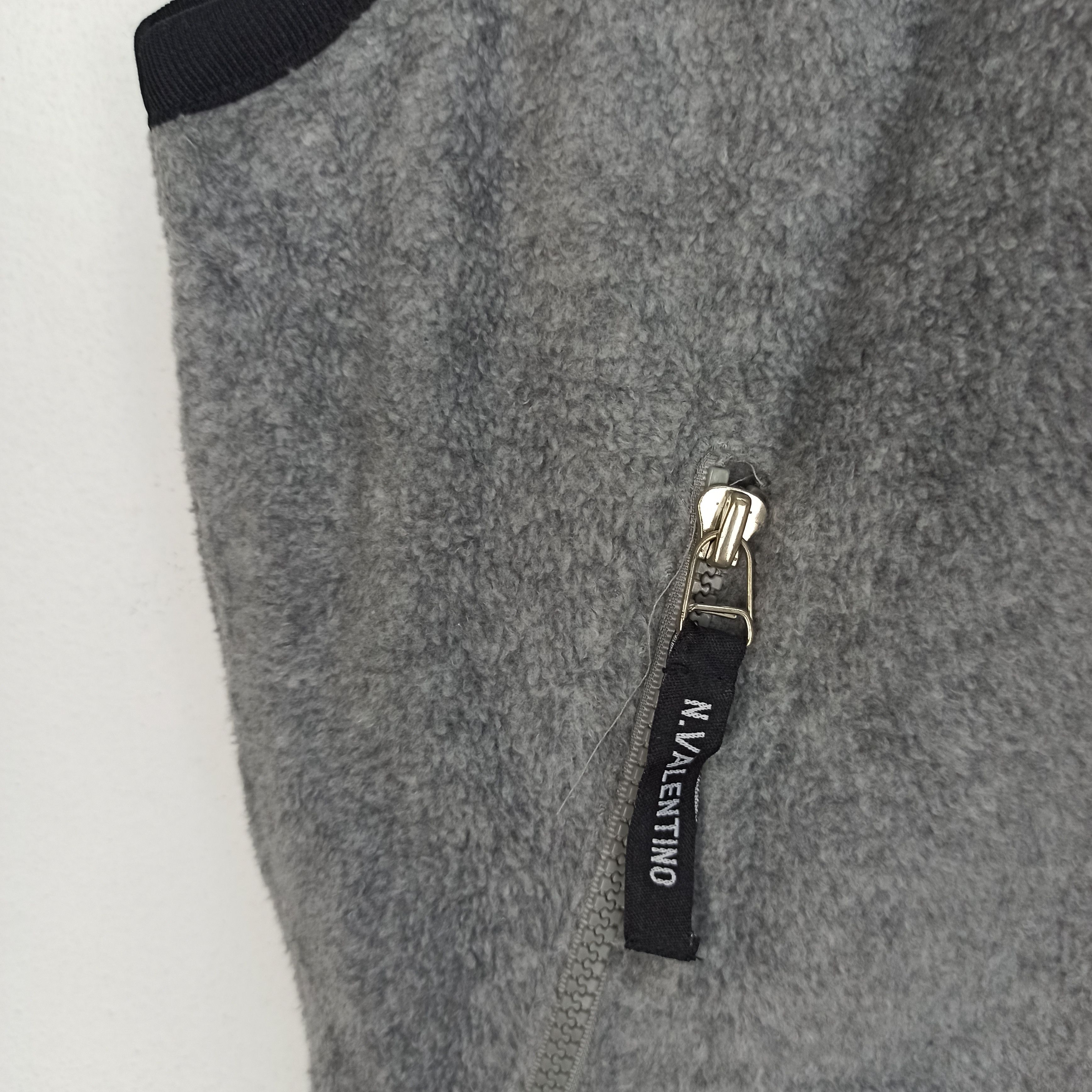 Valentino × Vintage Vintage Nicola Valentino Italy Golf Fur Fleece Vest Size US L / EU 52-54 / 3 - 6 Thumbnail