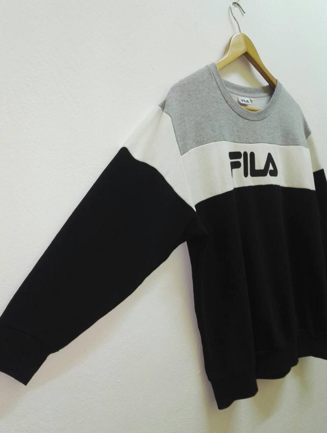 Fila Vintage Fila Sweatshirt 3 colour Very Good Condition Used Size US L / EU 52-54 / 3 - 2 Thumbnail