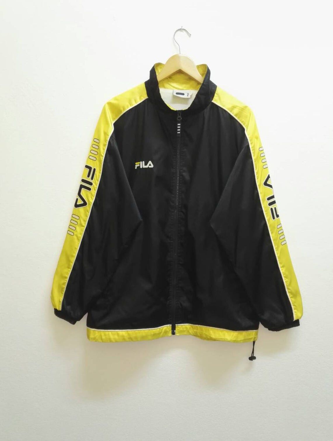 Fila × Vintage FILA Windbreaker Jacket Big Logo Embroidered Zipper(C13) Size US L / EU 52-54 / 3 - 1 Thumbnail