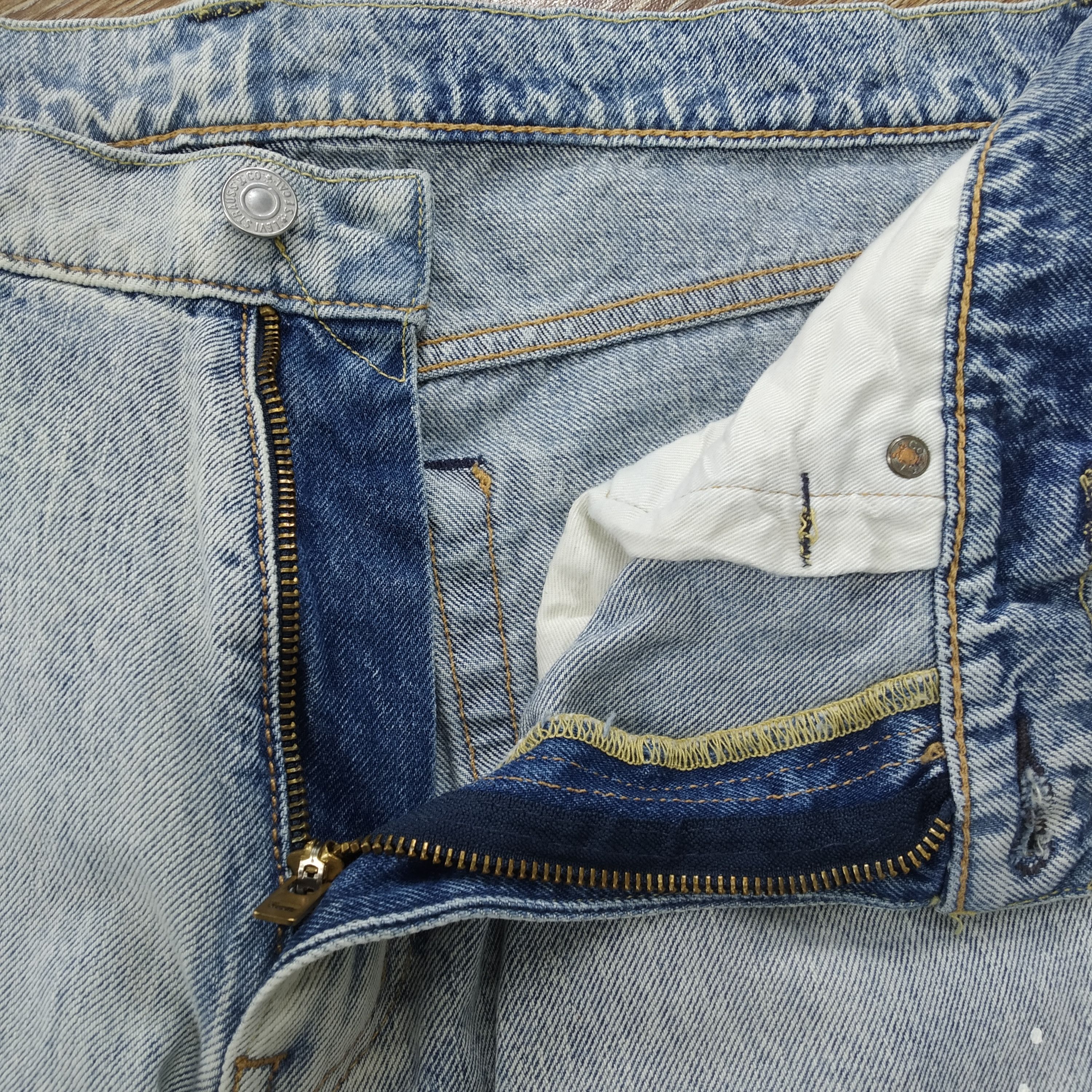 Levi's Vintage Levi's 541 Acid Wash Blue Paint Splatter Denim Jeans Size US 37 - 12 Thumbnail