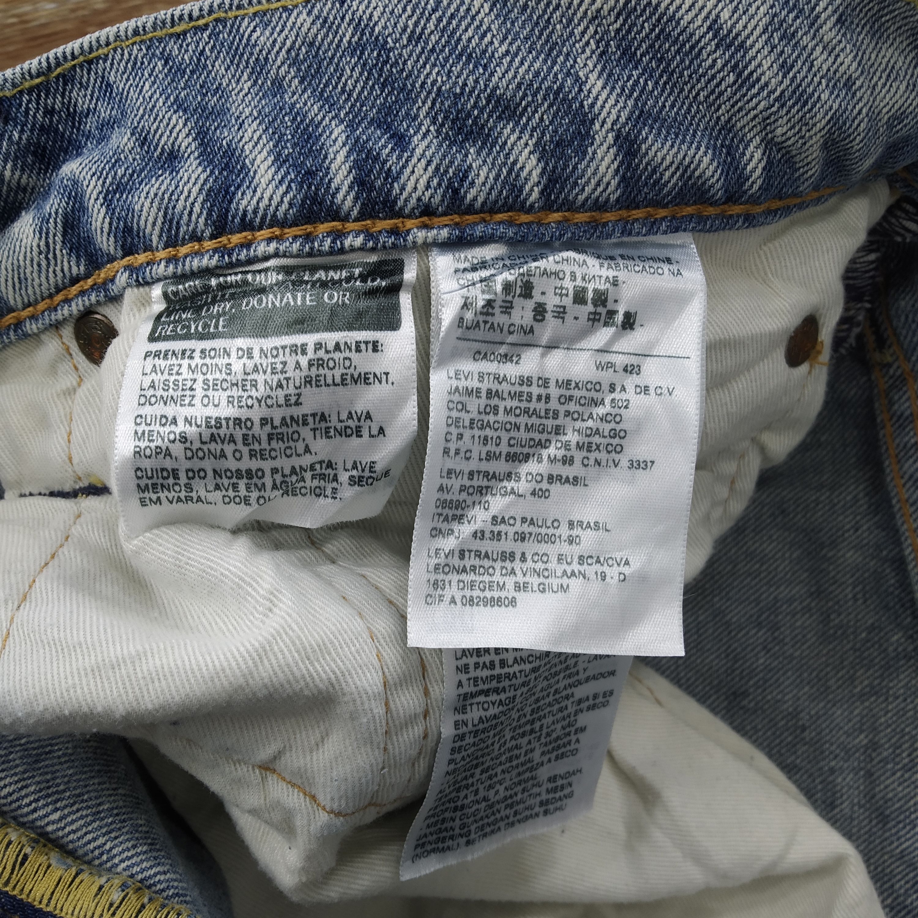 Levi's Vintage Levi's 541 Acid Wash Blue Paint Splatter Denim Jeans Size US 37 - 13 Thumbnail