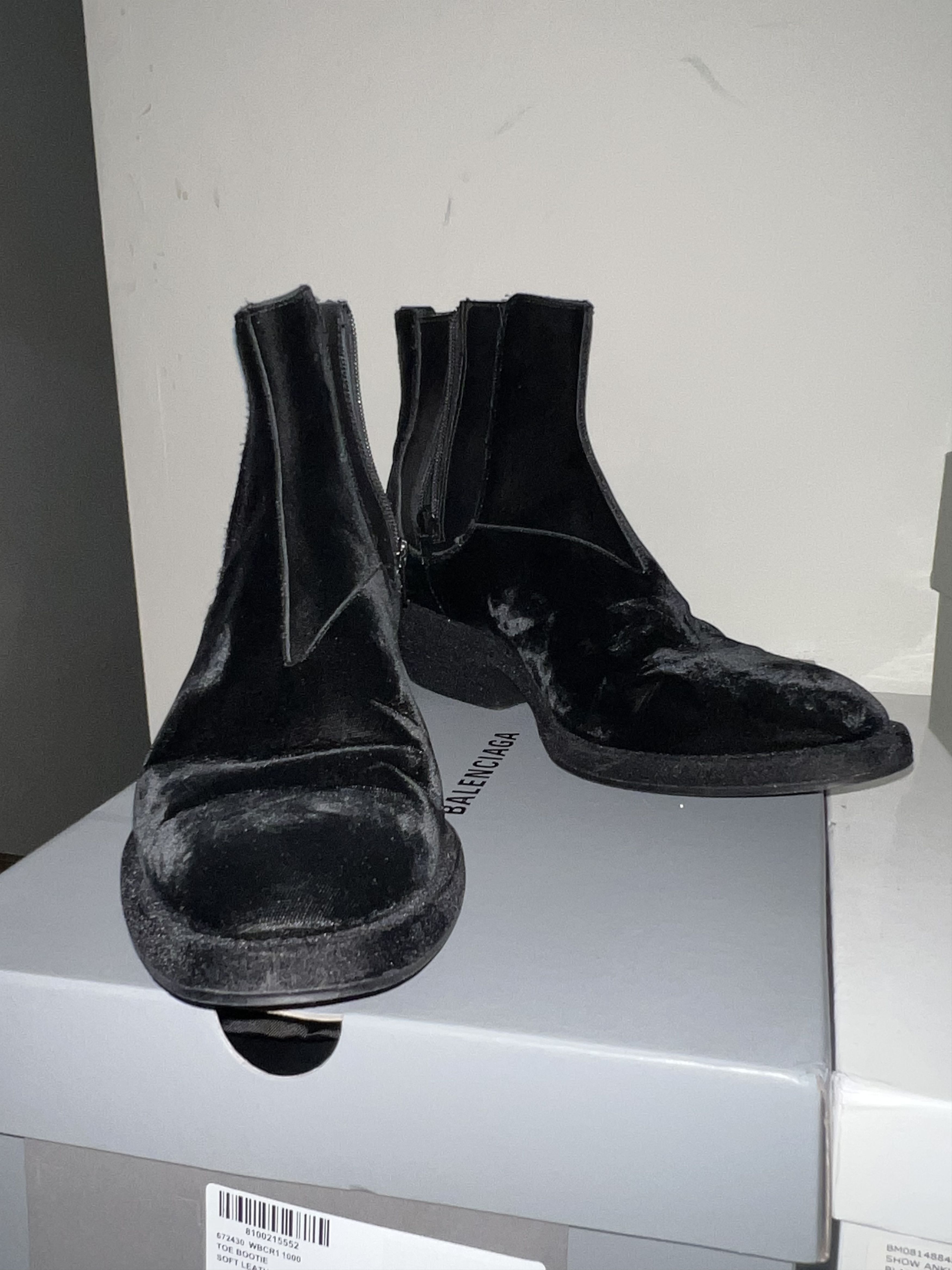 Givenchy × Riccardo Tisci Givenchy Black Velvet Chelsea Boot Size US 10.5 / EU 43-44 - 6 Thumbnail