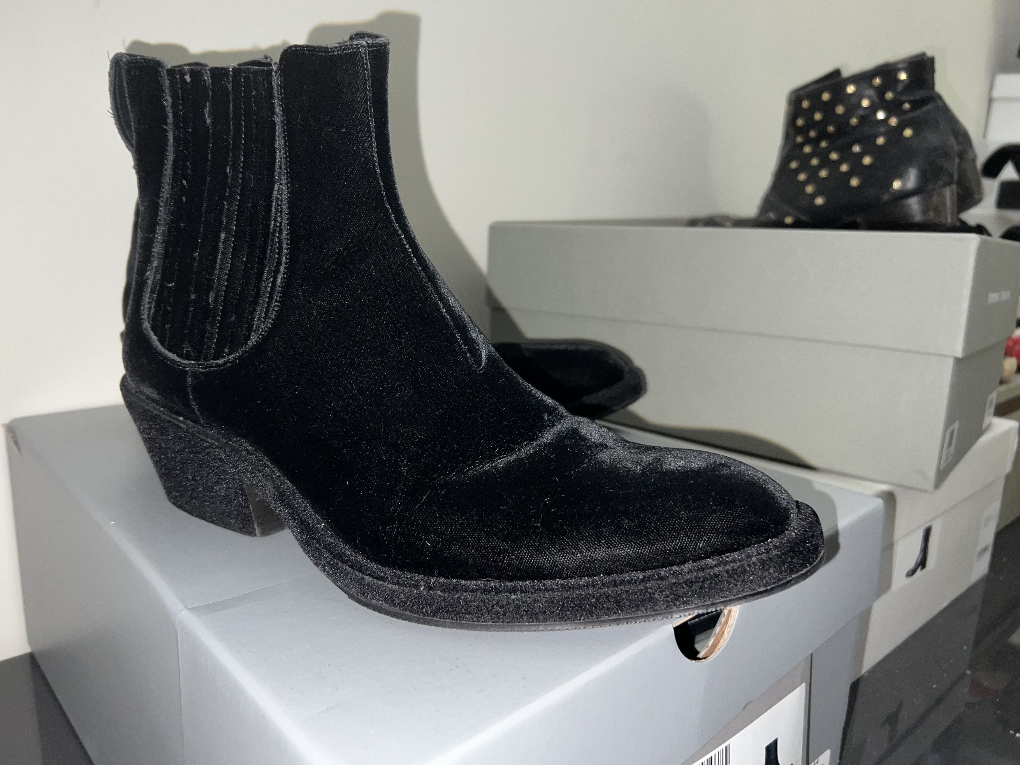 Givenchy × Riccardo Tisci Givenchy Black Velvet Chelsea Boot Size US 10.5 / EU 43-44 - 5 Thumbnail