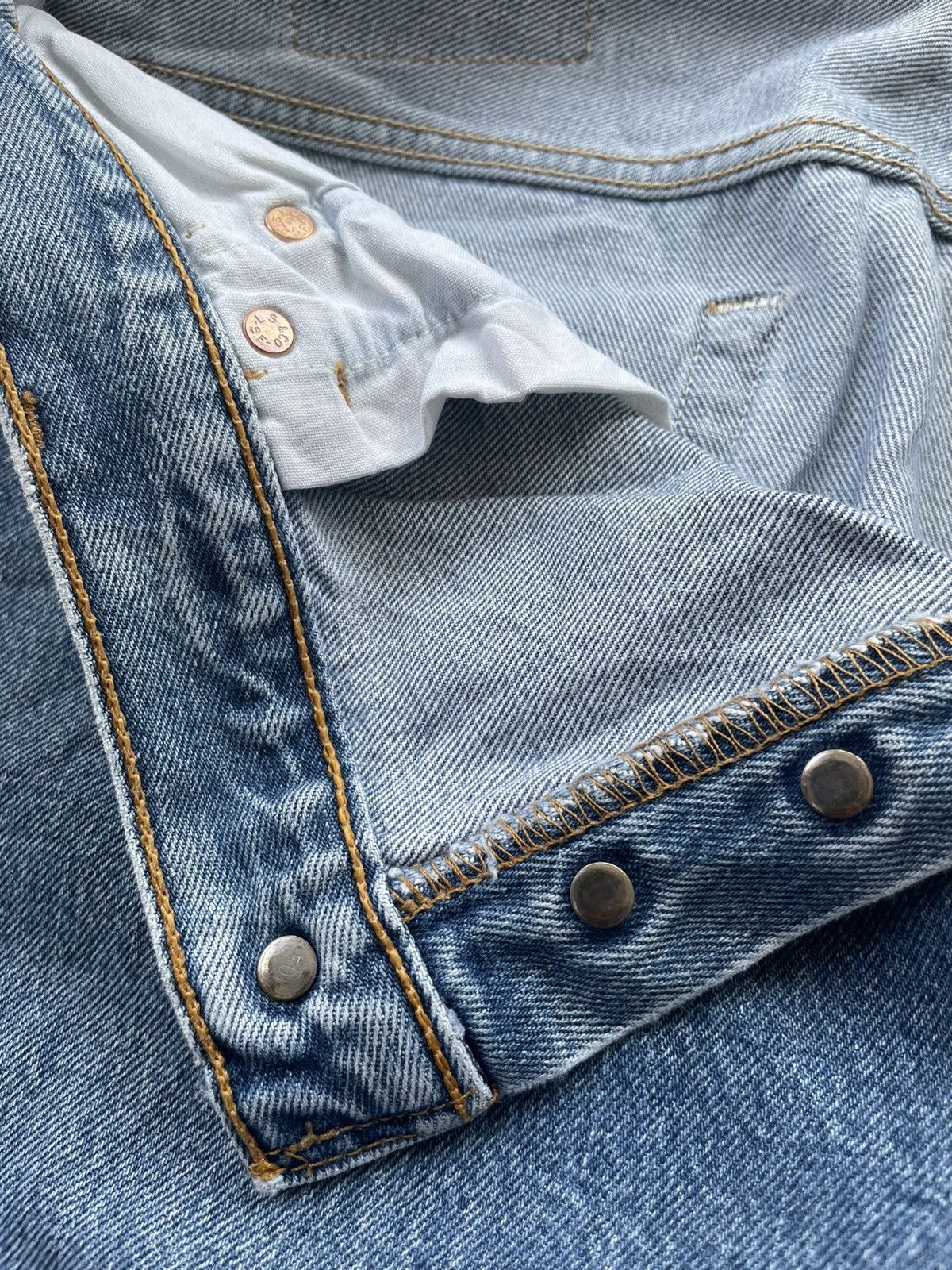 Levi's Vintage Levi’s 501 1997 Usa Aging Wash Denim Size US 35 - 14 Thumbnail