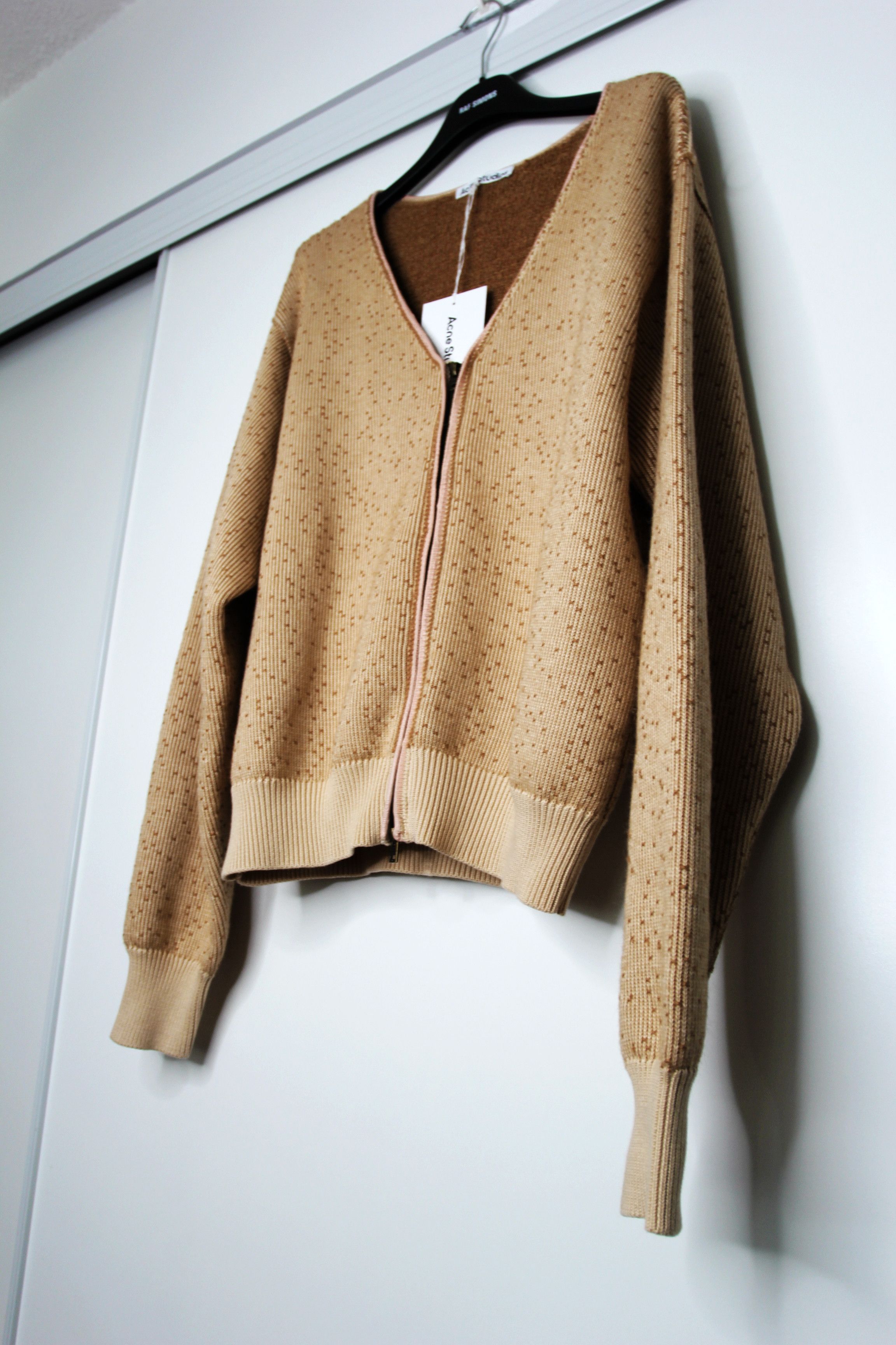 Acne Studios BNWT SS22 ACNE STUDIOS V NECK CARDIGAN L Size US L / EU 52-54 / 3 - 5 Thumbnail