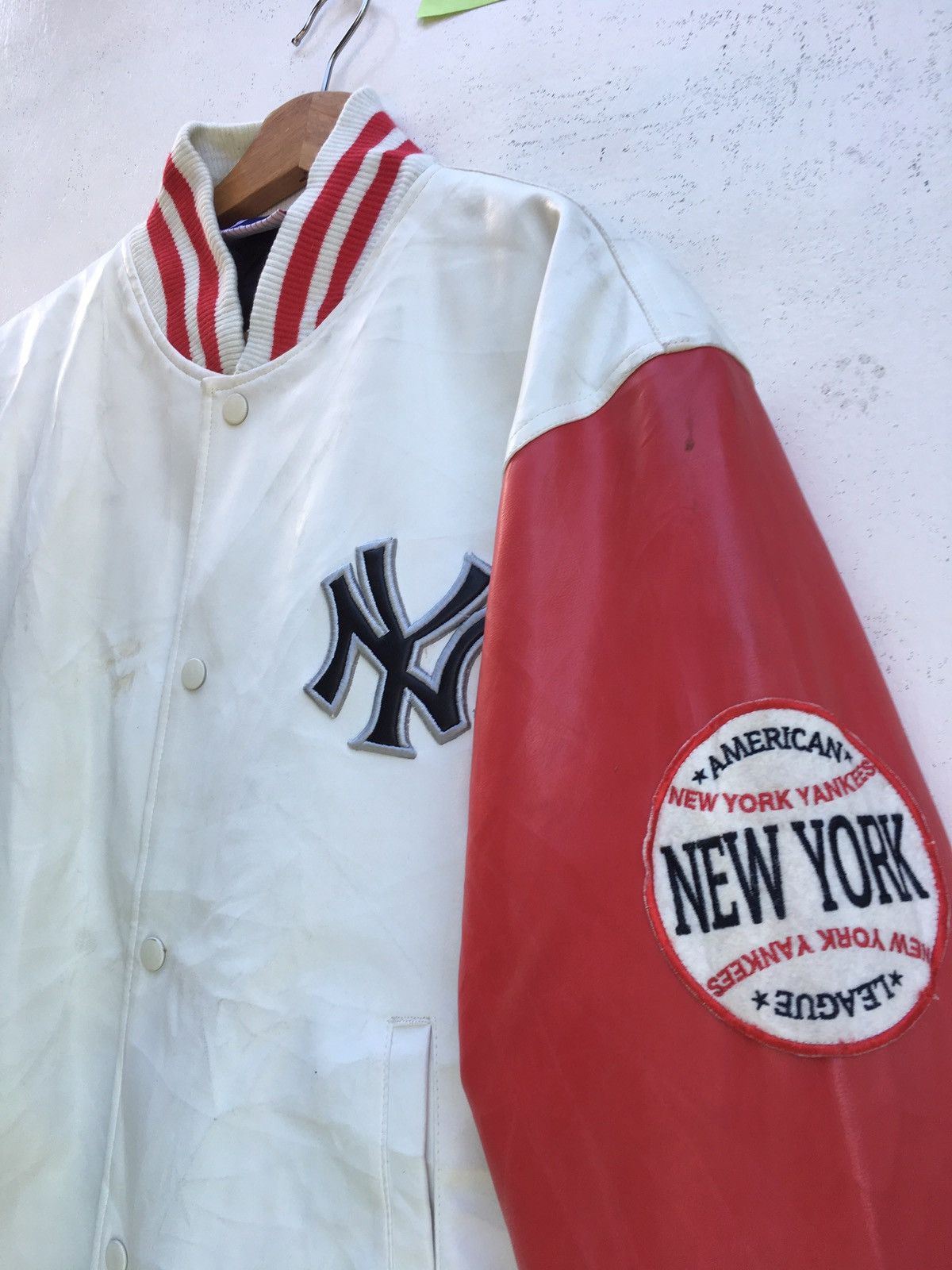 New York Yankees Rare Vintage New York Yankees Leather Jacket Size US L / EU 52-54 / 3 - 7 Thumbnail