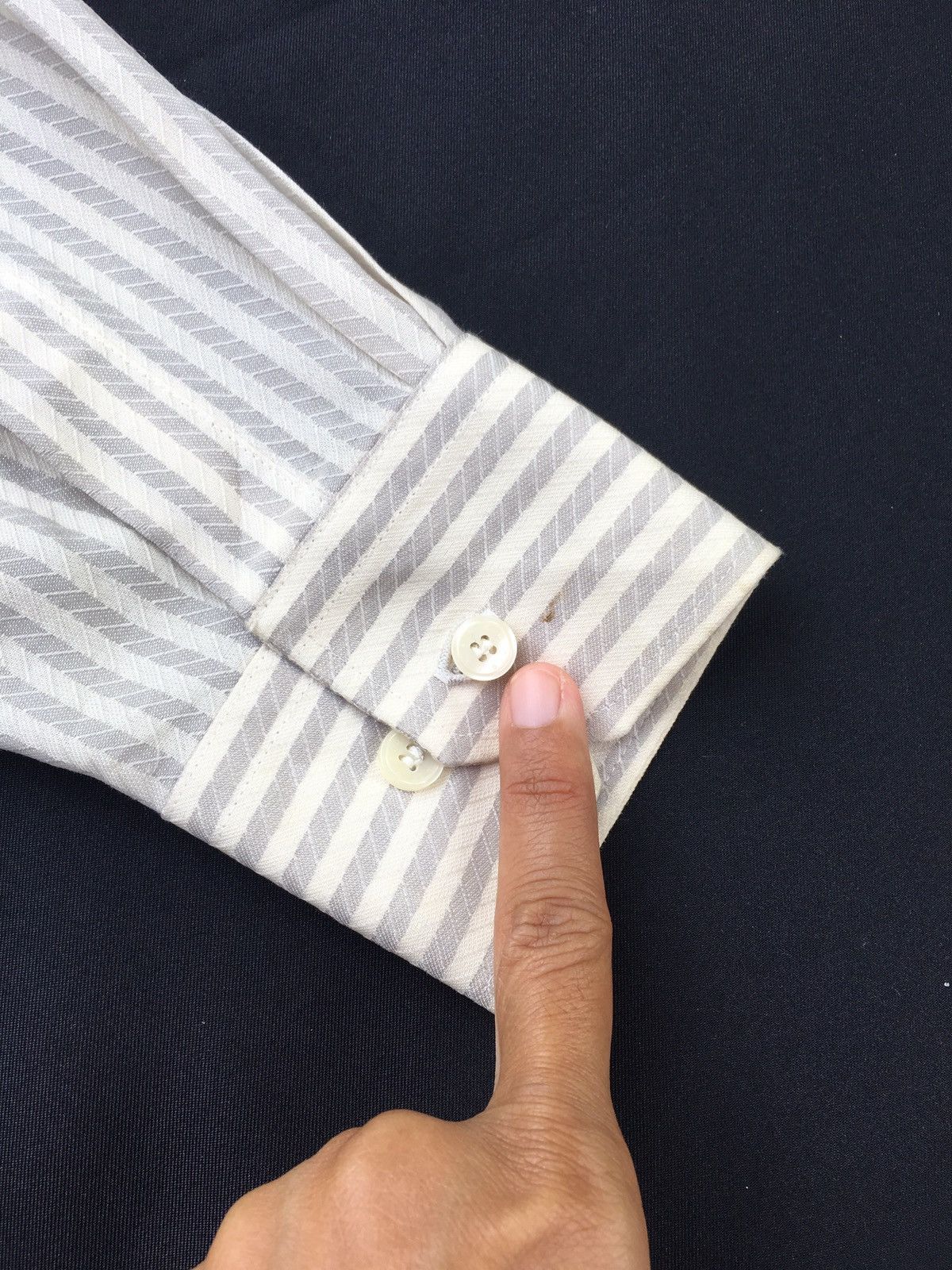 Givenchy Vintage 90s Givenchy Longsleeve Buttons Up Shirt Size US M / EU 48-50 / 2 - 17 Thumbnail