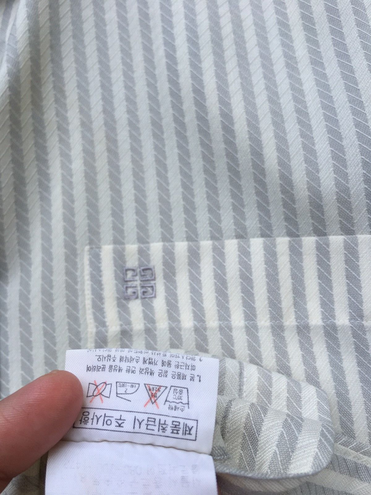 Givenchy Vintage 90s Givenchy Longsleeve Buttons Up Shirt Size US M / EU 48-50 / 2 - 12 Thumbnail