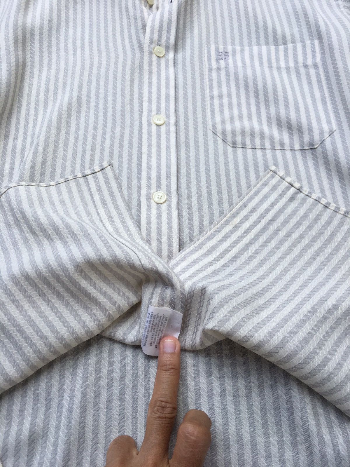 Givenchy Vintage 90s Givenchy Longsleeve Buttons Up Shirt Size US M / EU 48-50 / 2 - 10 Thumbnail