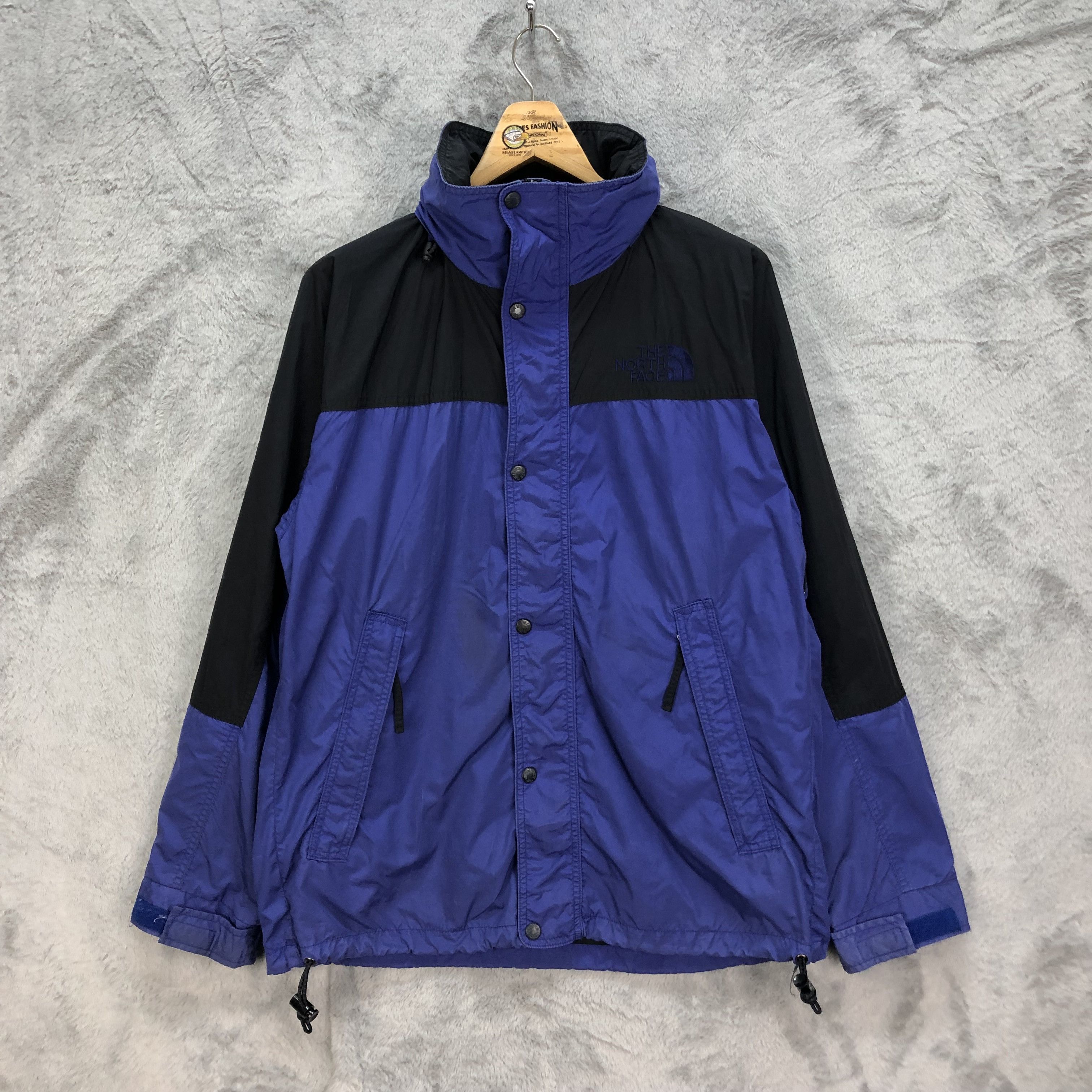 The North Face The North Face Colorblock Light Jacket #5412-189 Size US L / EU 52-54 / 3 - 1 Thumbnail