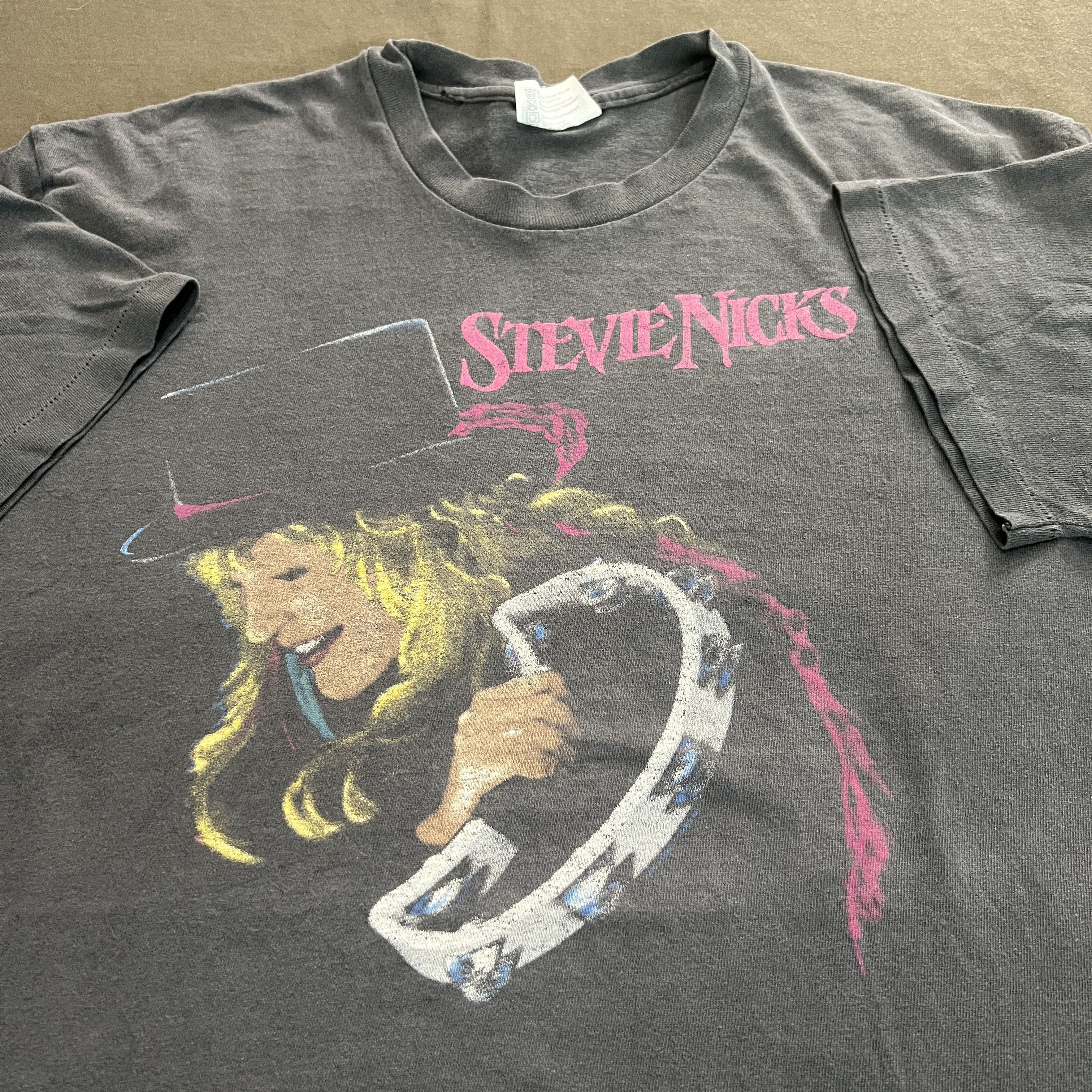 Band Tees Vintage 80s Stevie Nicks Back Fleetwood Mac Promo Tee Faded Size US XL / EU 56 / 4 - 1 Thumbnail