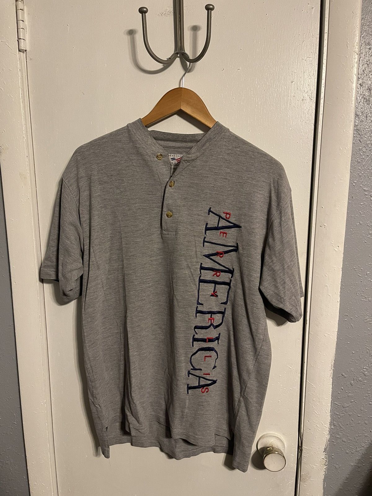 Perry Ellis Vintage Perry Ellis Tee Size US L / EU 52-54 / 3 - 1 Thumbnail
