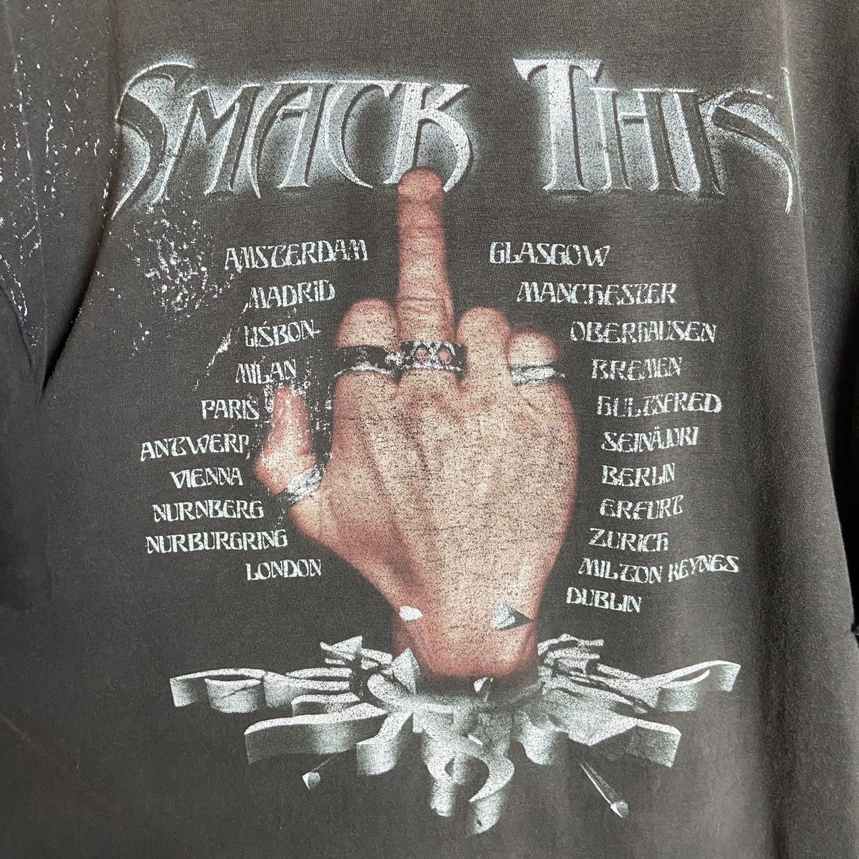 Band Tees Vintage 00s Godsmack Distressed Metal Tour Band Tee Size US XL / EU 56 / 4 - 4 Thumbnail