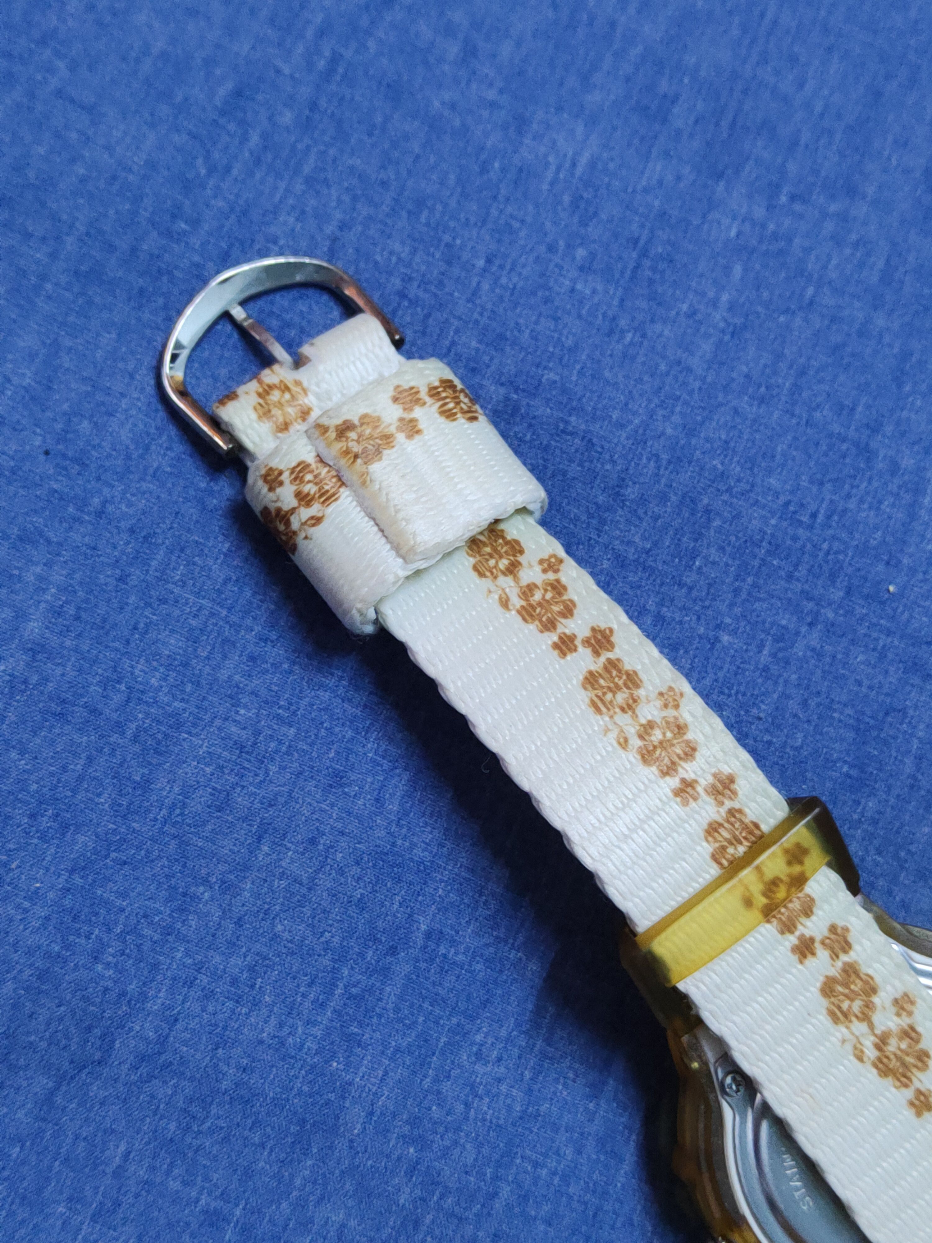 Vintage Piko-Flower Analog Yellow/White surf watch #J053S Size ONE SIZE - 10 Thumbnail
