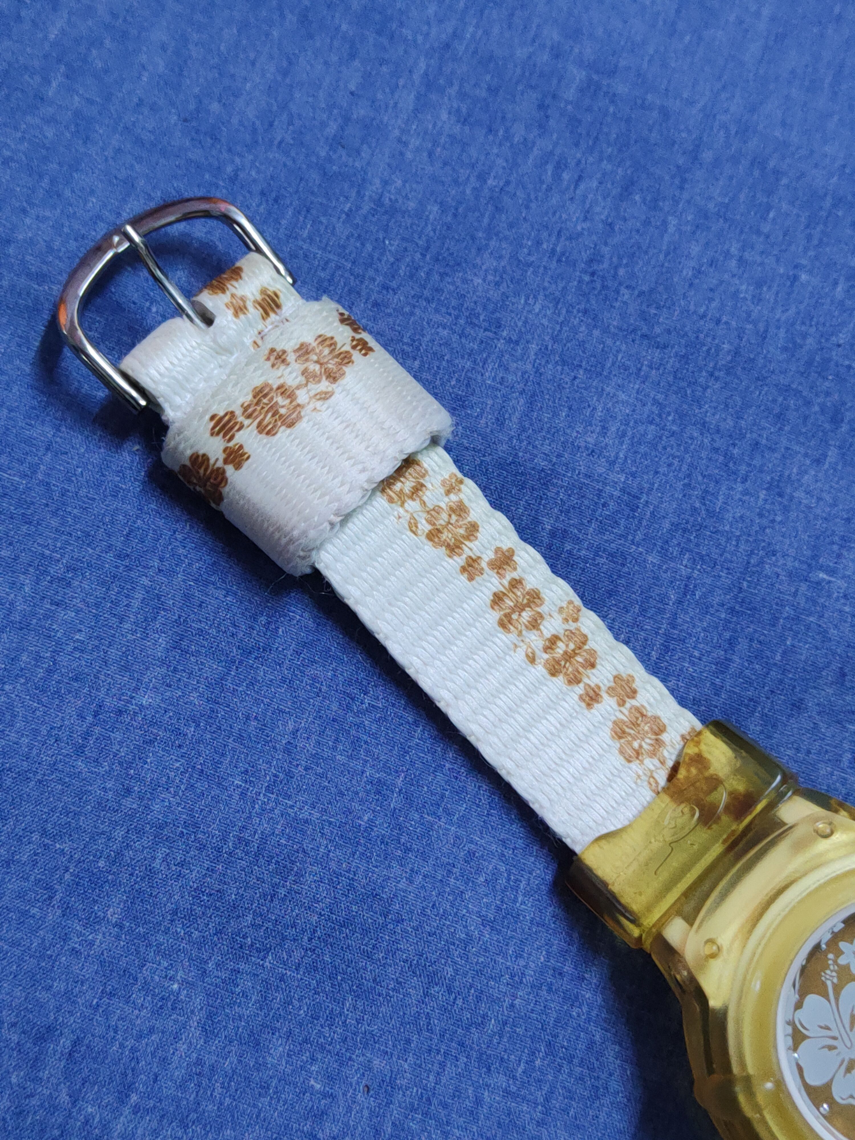 Vintage Piko-Flower Analog Yellow/White surf watch #J053S Size ONE SIZE - 7 Thumbnail