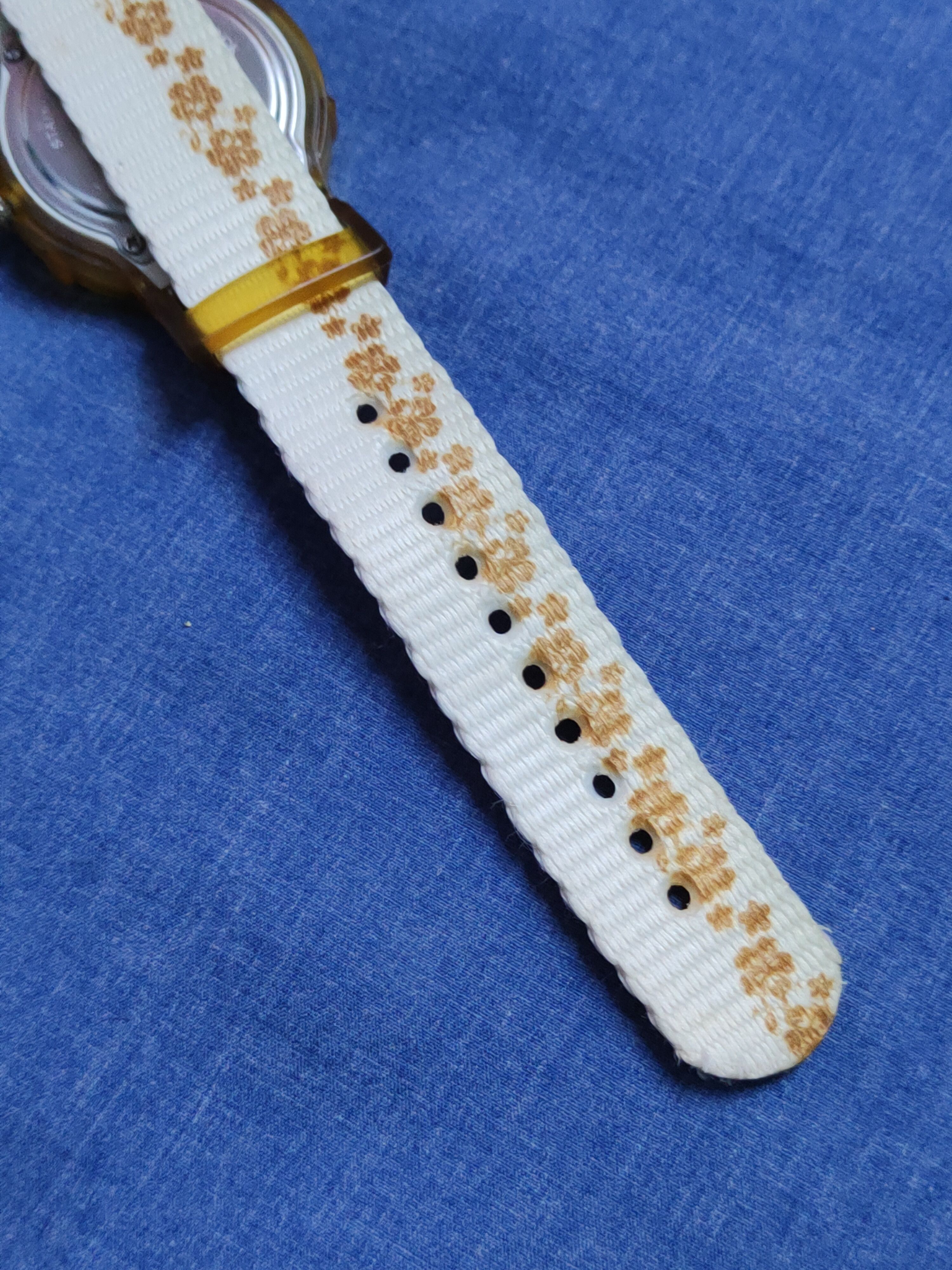 Vintage Piko-Flower Analog Yellow/White surf watch #J053S Size ONE SIZE - 11 Thumbnail