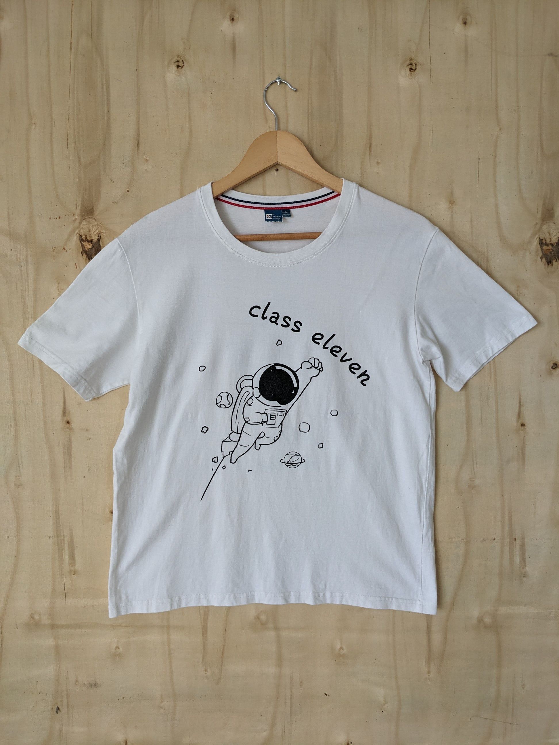Anime × Japanese Brand Vintage Space Top Class Eleven Tee Size US S / EU 44-46 / 1 - 6 Thumbnail