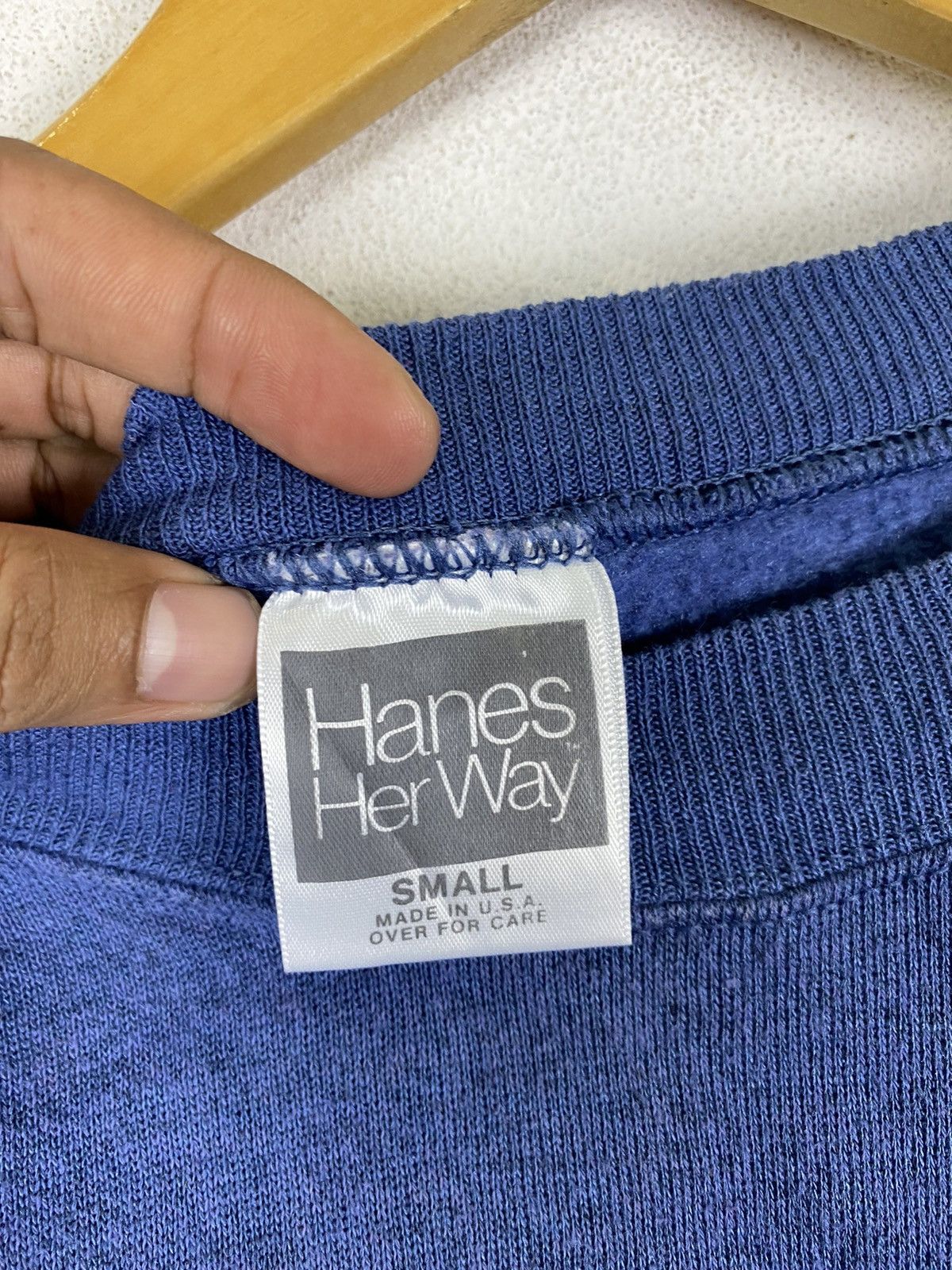 Vintage VINTAGE HANES MADE USA PLAIN SWEATER Size US S / EU 44-46 / 1 - 5 Thumbnail