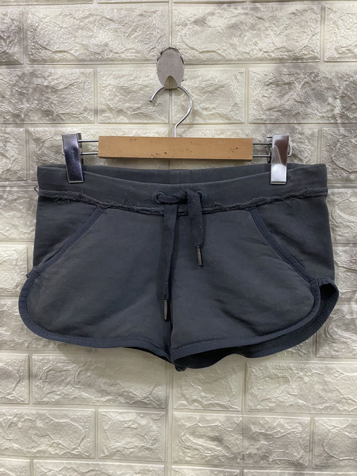 Adidas × Stella McCartney Adidas x Stella McCartney Short Pant Size 26" / US 2 / IT 38 - 7 Thumbnail