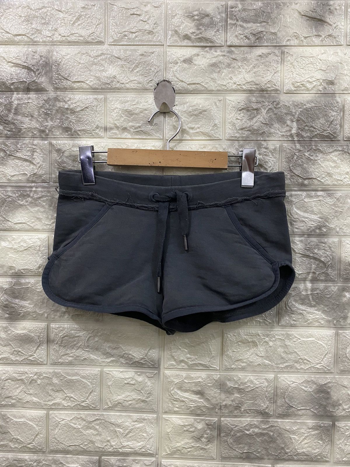 Adidas × Stella McCartney Adidas x Stella McCartney Short Pant Size 26" / US 2 / IT 38 - 8 Thumbnail