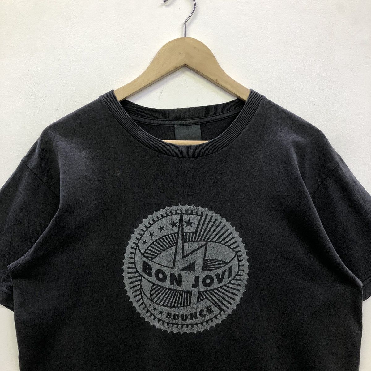 Band Tees Vintage 2003 Bon Jovi Bounce Japan Tour Tshirt Size US S / EU 44-46 / 1 - 3 Thumbnail