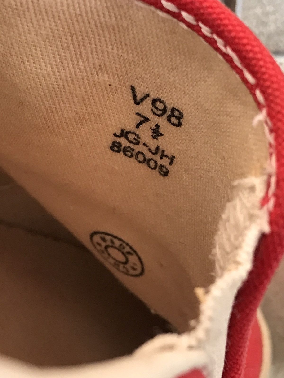 Vans Vans Canvas Red Slip-on Sneakers Size US 7.5 / EU 40-41 - 6 Thumbnail