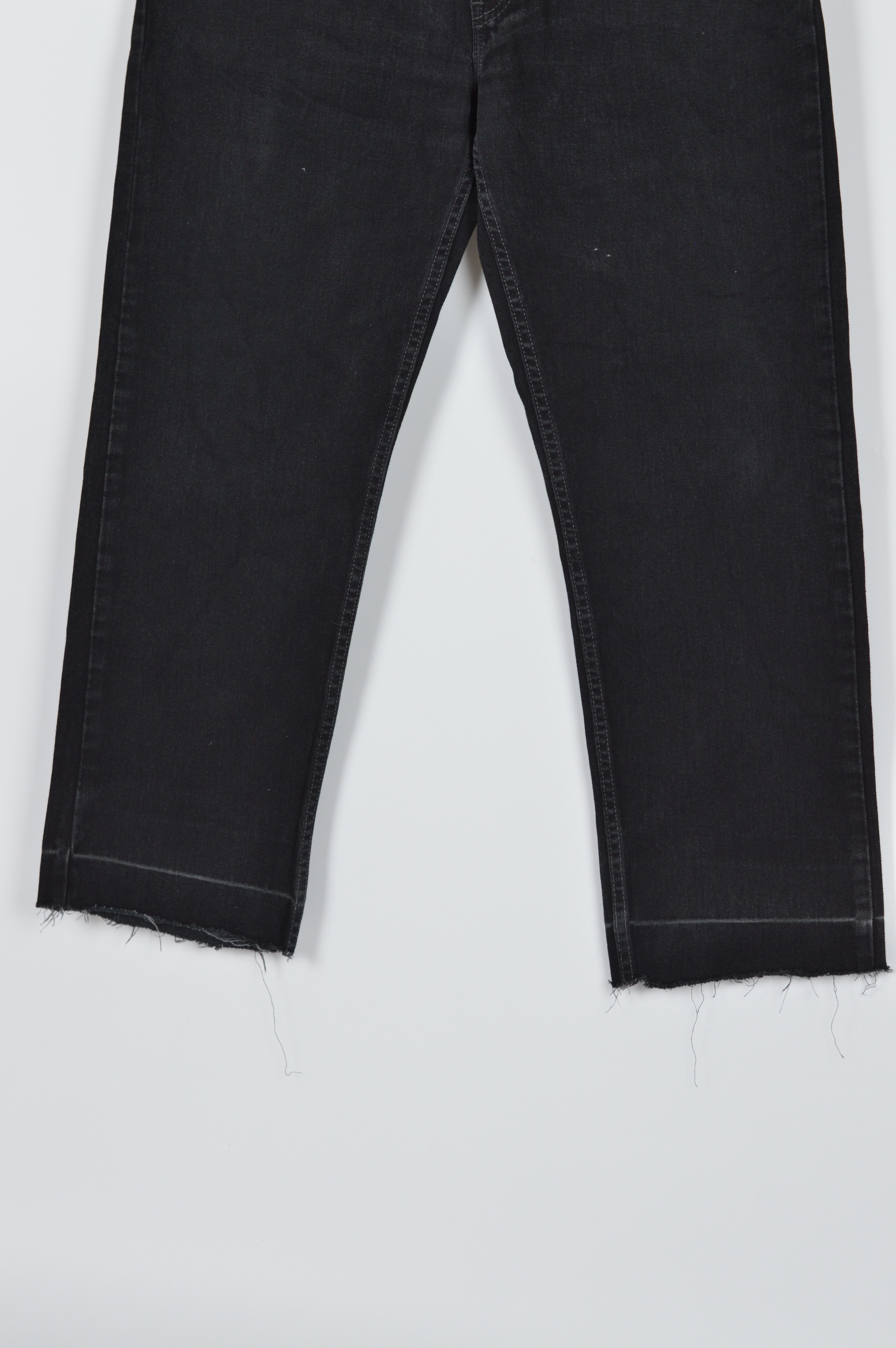 Levi's Vintage Clothing × Vintage Vintage Levi's 505 Made In USA Black Distressed Denim Pant Size US 36 / EU 52 - 5 Thumbnail