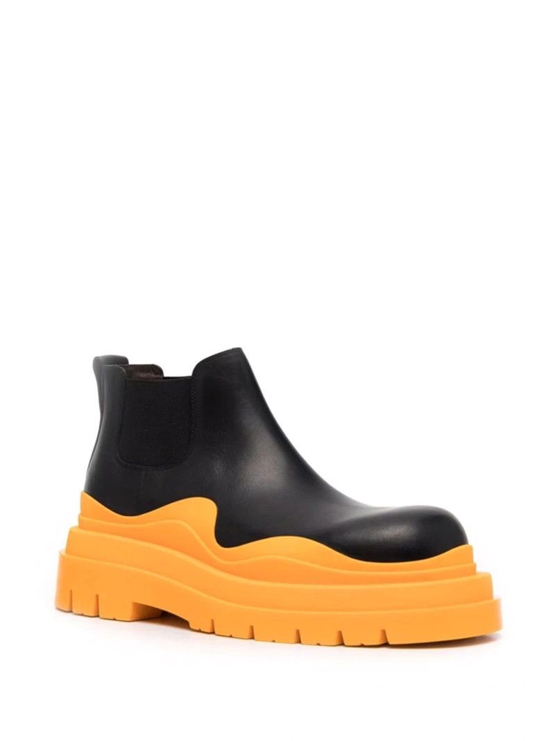 o1loc1c0623 Tire Chelsea Boot in Black & Orange
