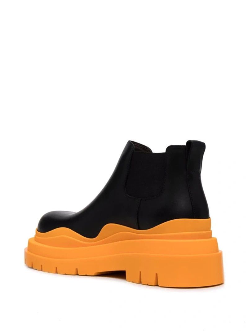 o1loc1c0623 Tire Chelsea Boot in Black & Orange