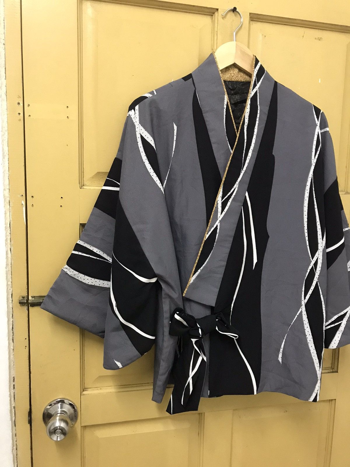 Japanese Brand Nice❗️Unknown Striped Kimono Made in Japan Size US M / EU 48-50 / 2 - 4 Thumbnail