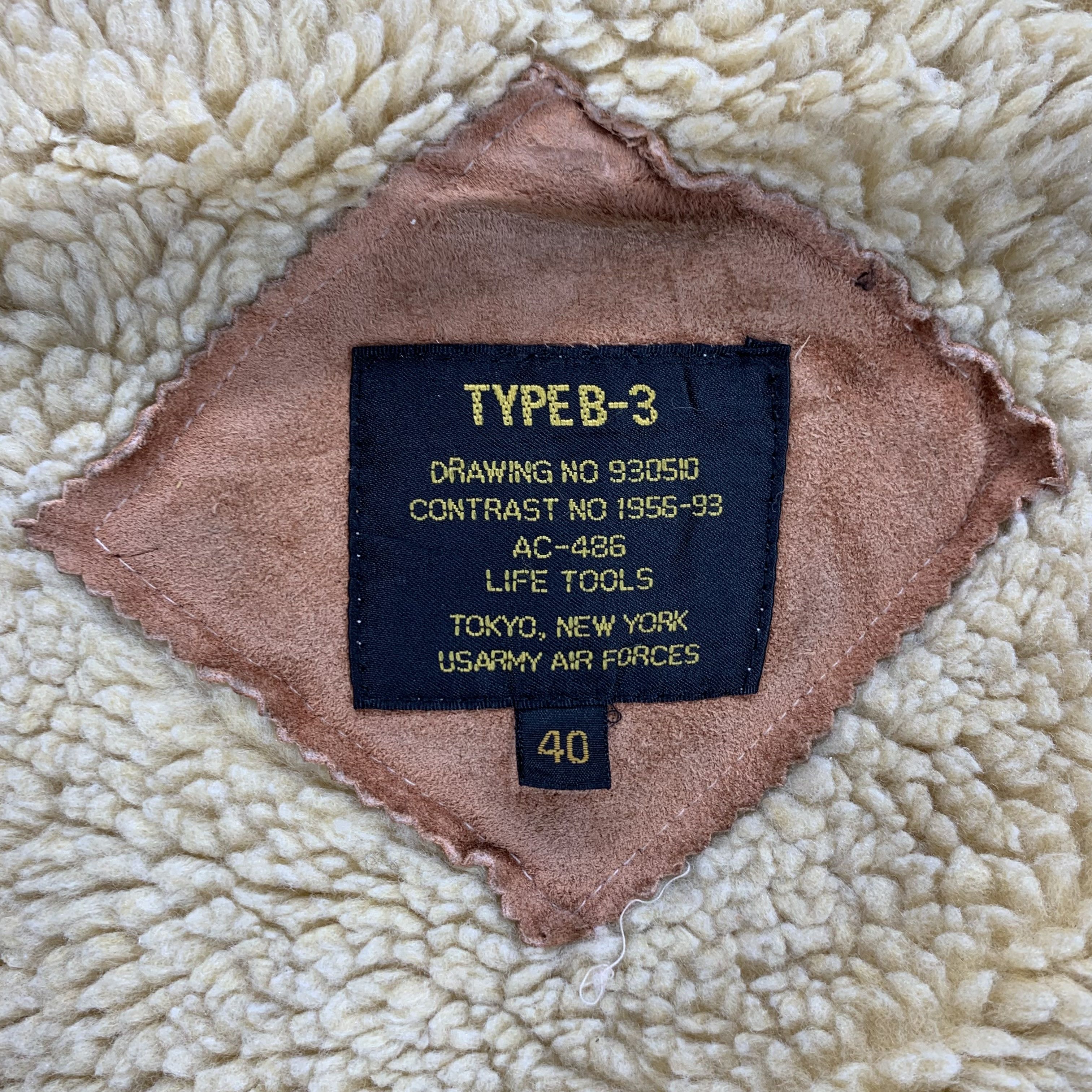 Other US ARMY AIR FORCE Orange B-3 Shearling Jacket #3358-120 Size US M / EU 48-50 / 2 - 5 Thumbnail