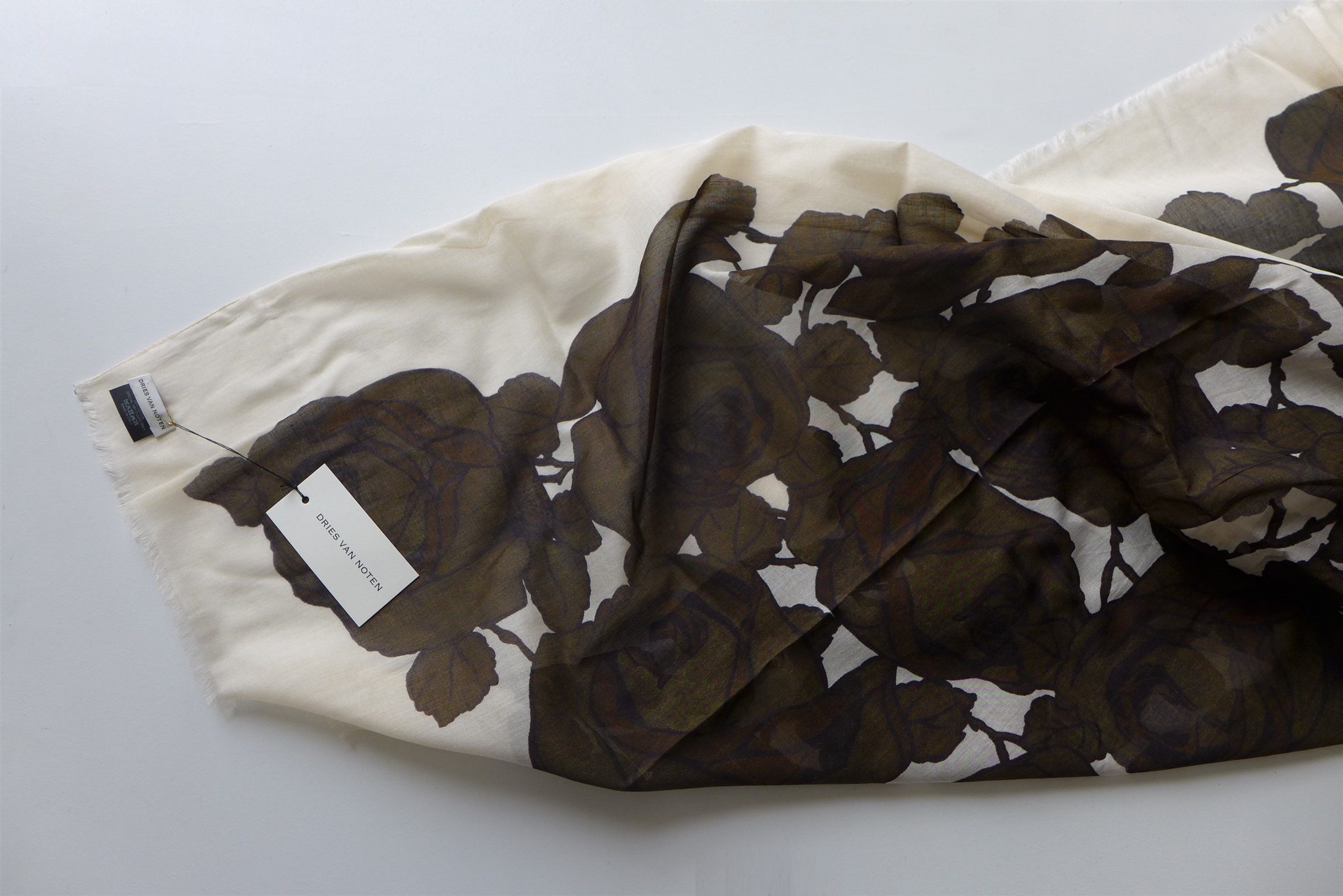 Dries Van Noten Dries Van Noten Rose Floral Print Scarf. Size ONE SIZE - 8 Thumbnail