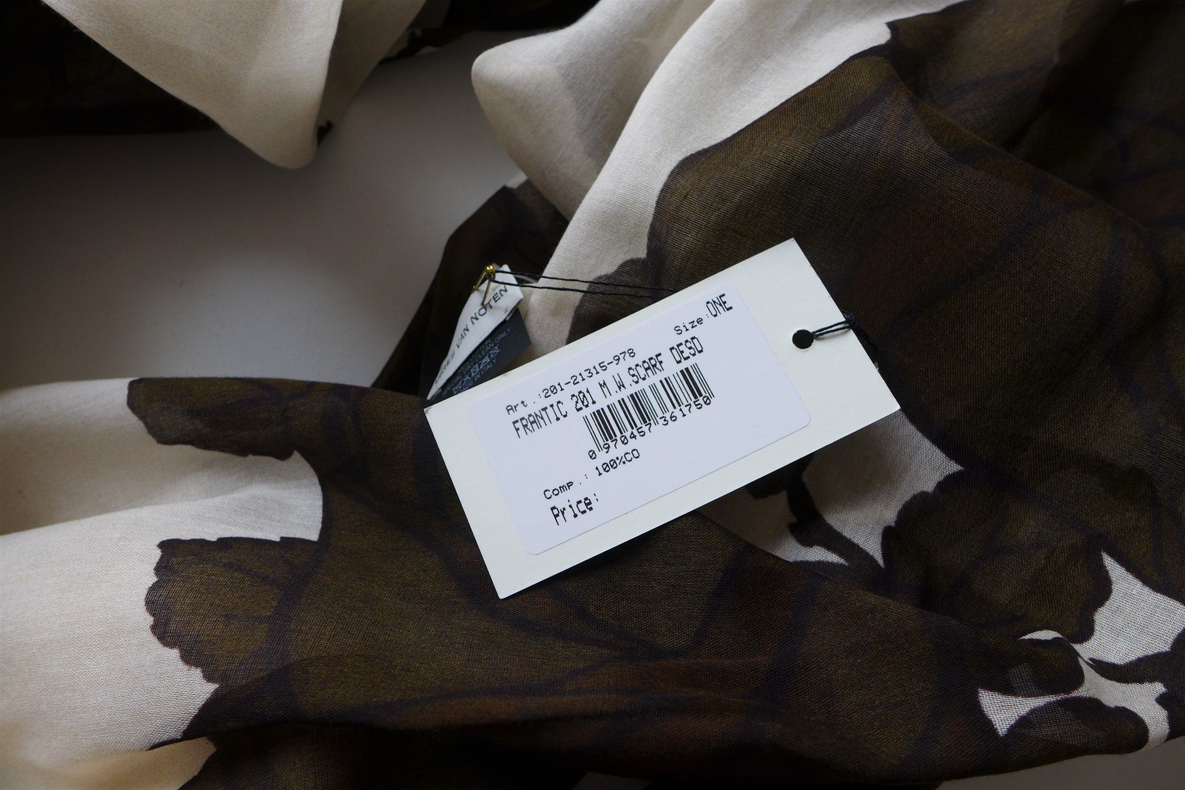 Dries Van Noten Dries Van Noten Rose Floral Print Scarf. Size ONE SIZE - 10 Thumbnail