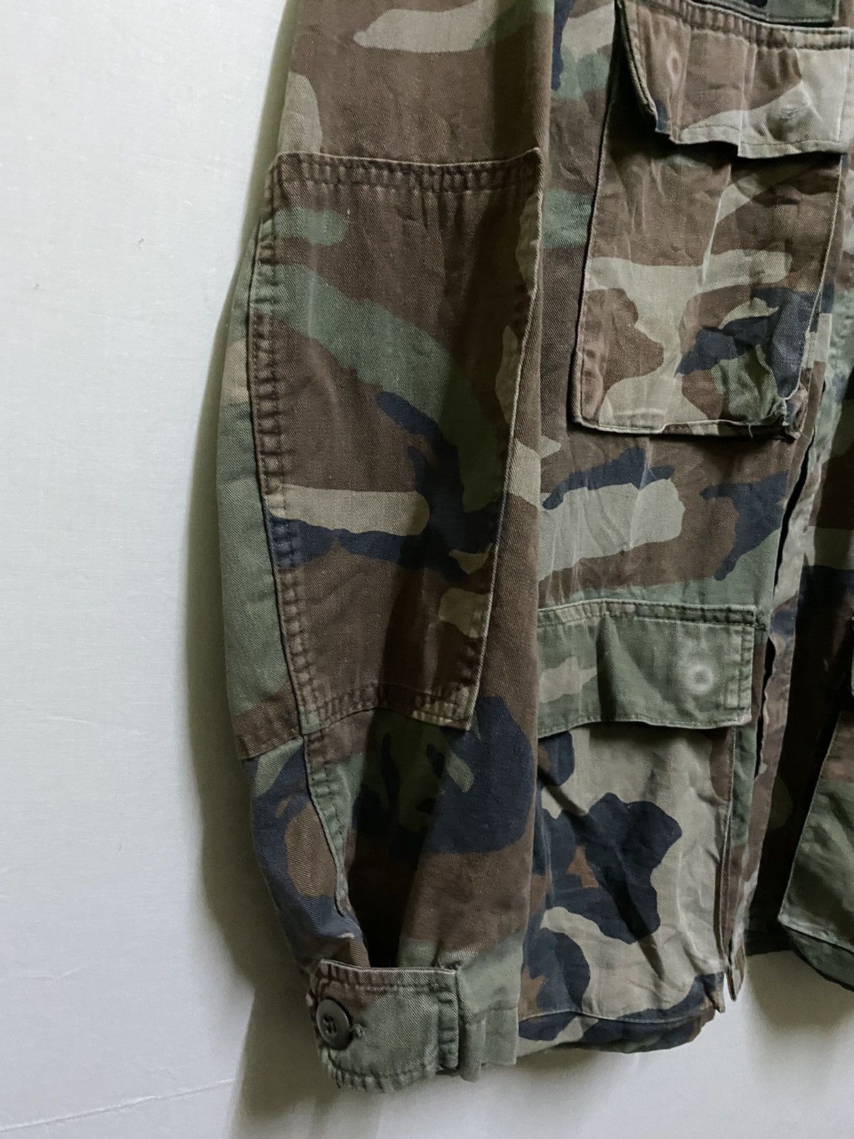 Vintage DISTRESSED ROSS ARMY CAMO PRINT MILITARY JACKET W/ 4 POCKETS Size US S / EU 44-46 / 1 - 7 Thumbnail