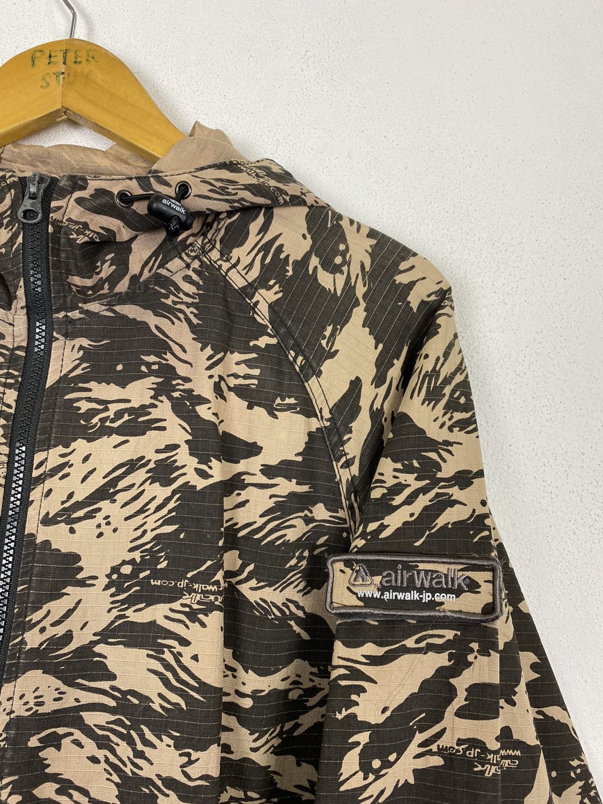 Airwalk VINTAGE AIRWALK TIGER STRIKE ZIPPER JACKET Size US M / EU 48-50 / 2 - 5 Thumbnail