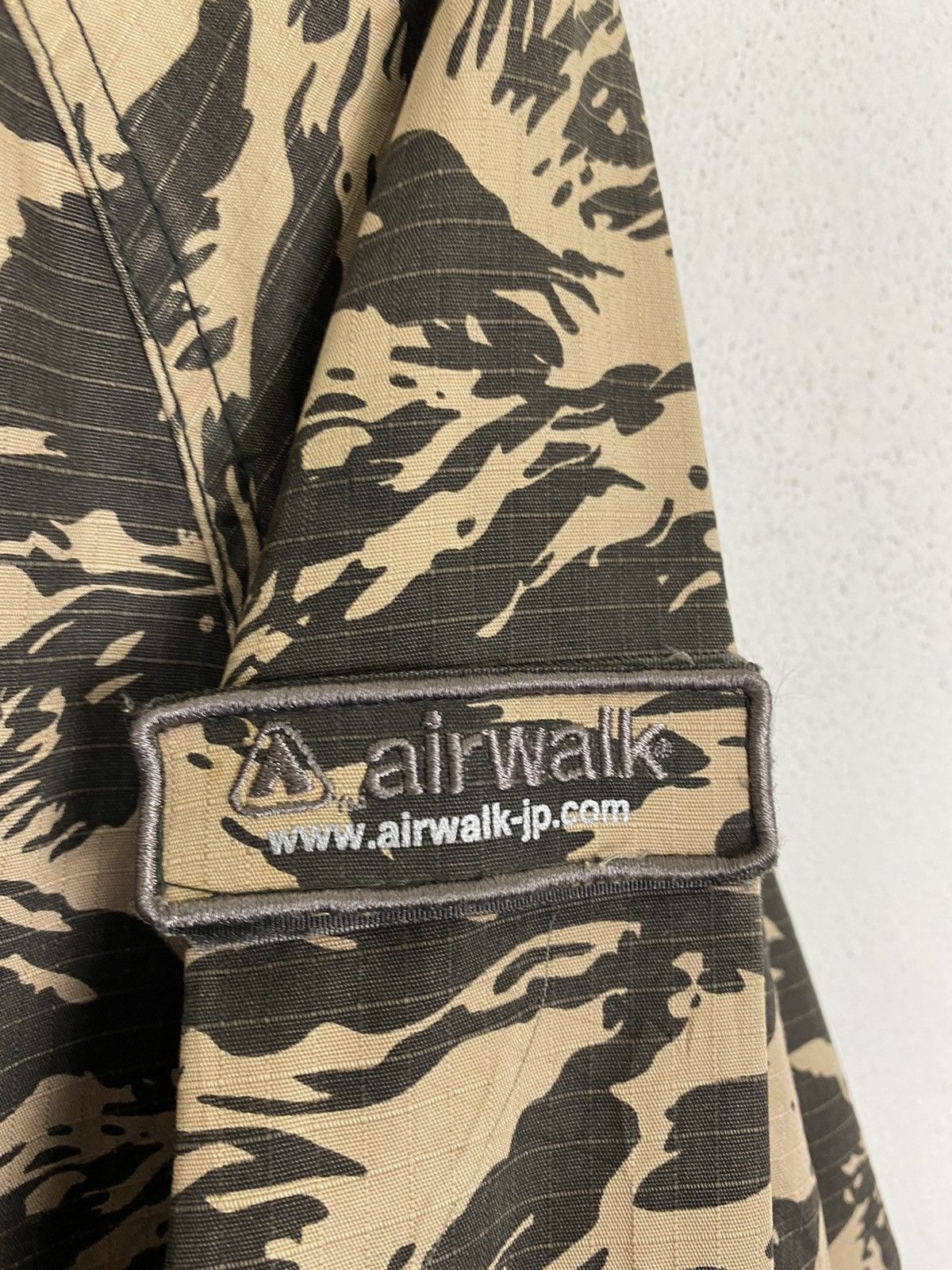 Airwalk VINTAGE AIRWALK TIGER STRIKE ZIPPER JACKET Size US M / EU 48-50 / 2 - 6 Thumbnail