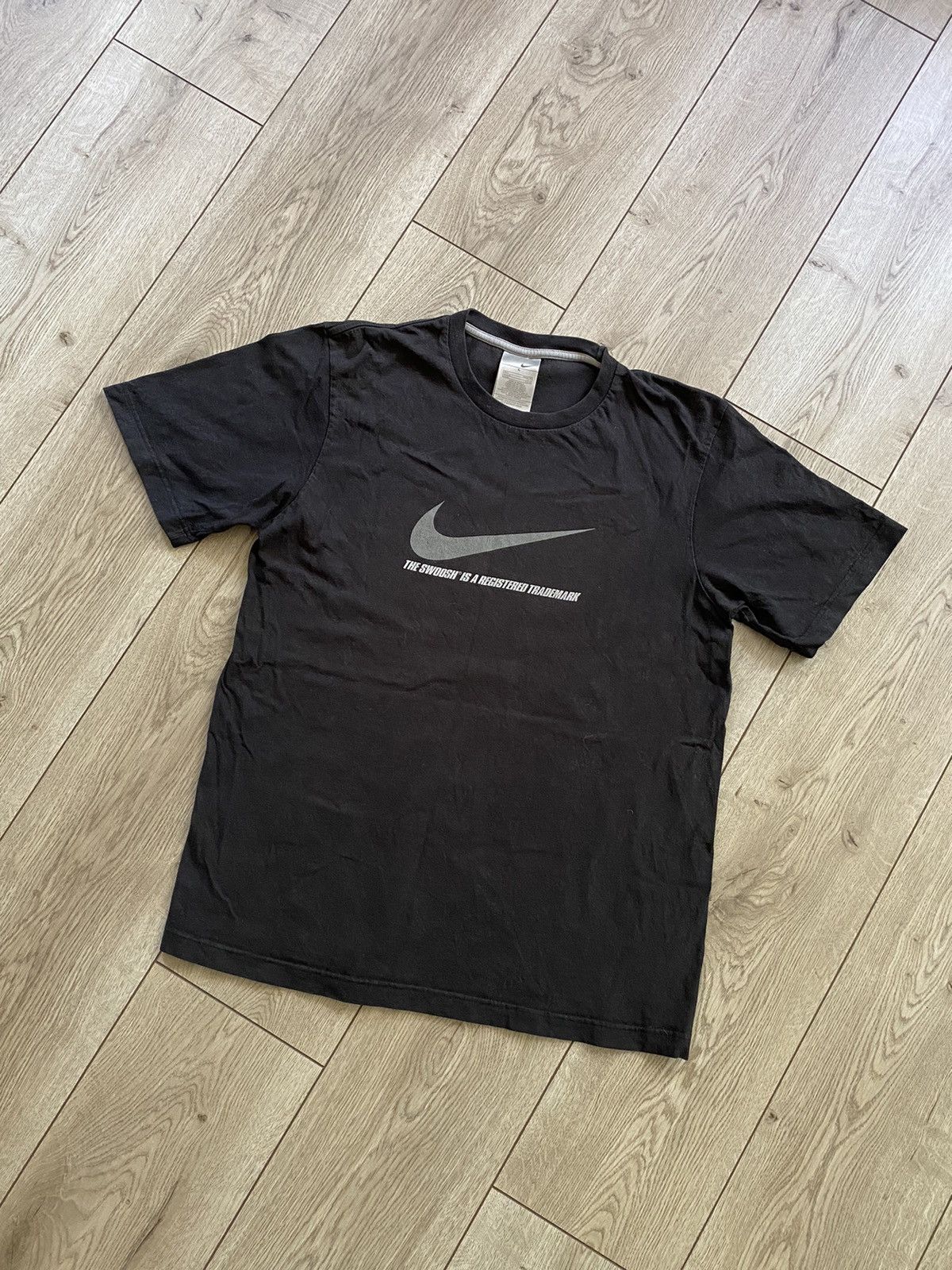 Nike × Vintage Vintage Nike Swoosh Logo T-Shirt Big Print Size US L / EU 52-54 / 3 - 1 Thumbnail