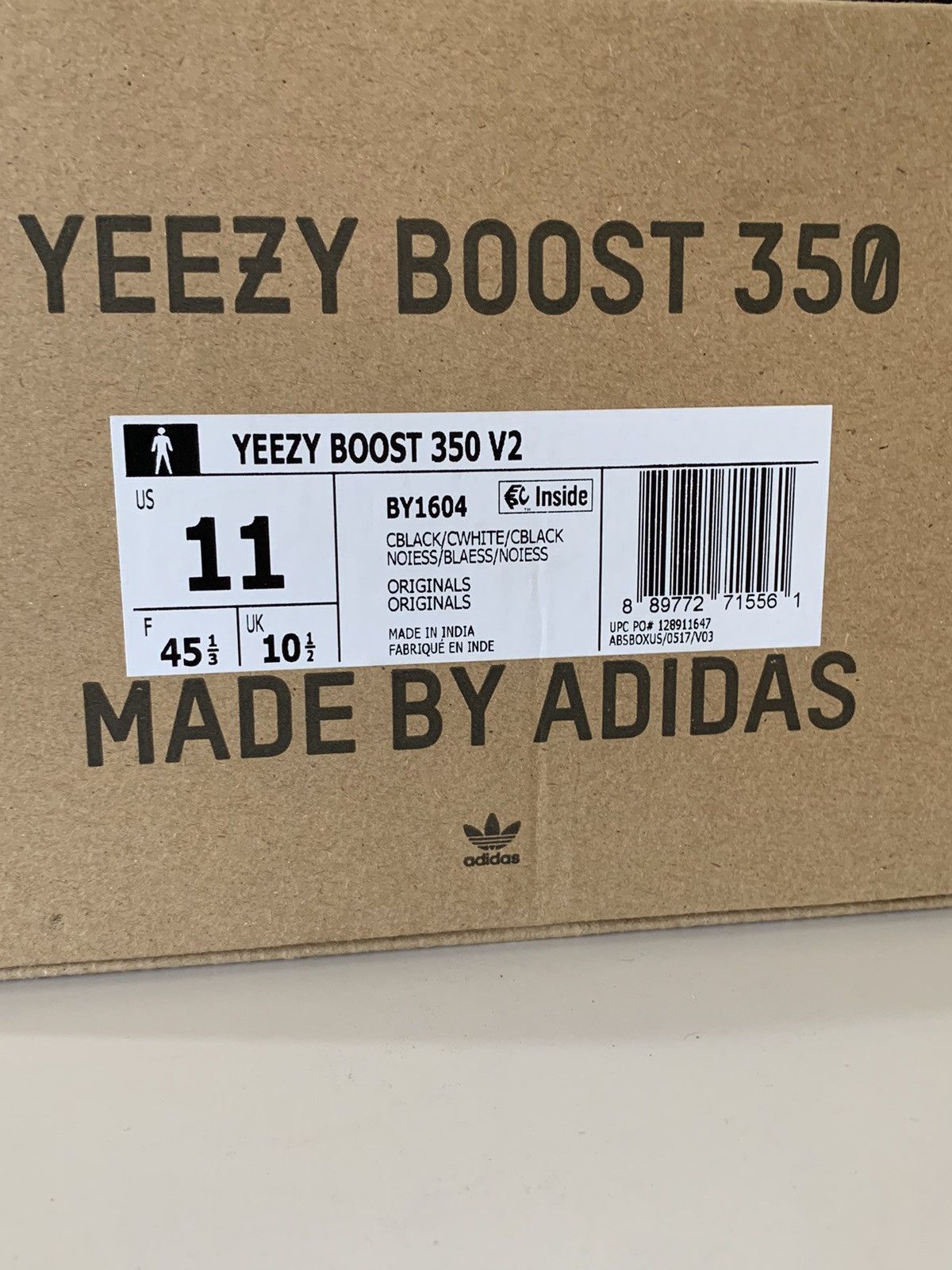 Adidas Yeezy 350 V2 Boost Black White / Oreo Size US 11 / EU 44 - 9 Thumbnail